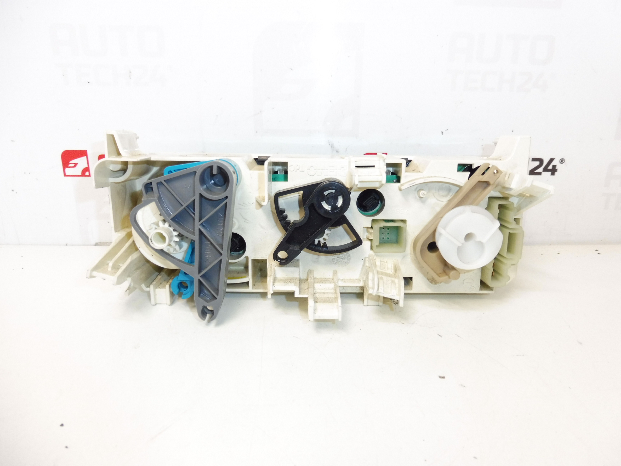 Ovládač kúrenia Citroën Berlingo Peugeot Partner 030808E 6451NL