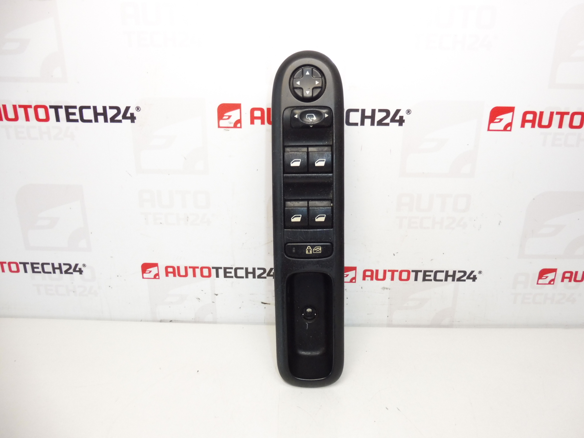 Ovládač okien a zrkadiel Peugeot 3008 a 5008 96650621ZD 6490X6