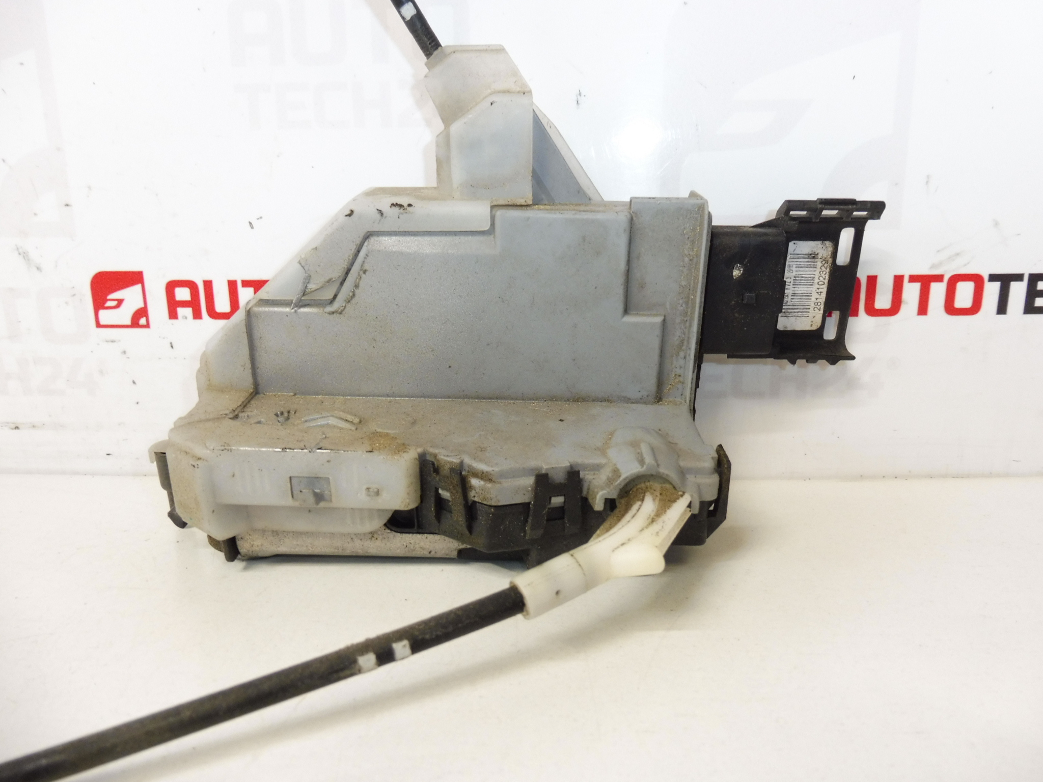 Zámok pravých zadných dverí vodič Peugeot 5008 9800624180 9138AC