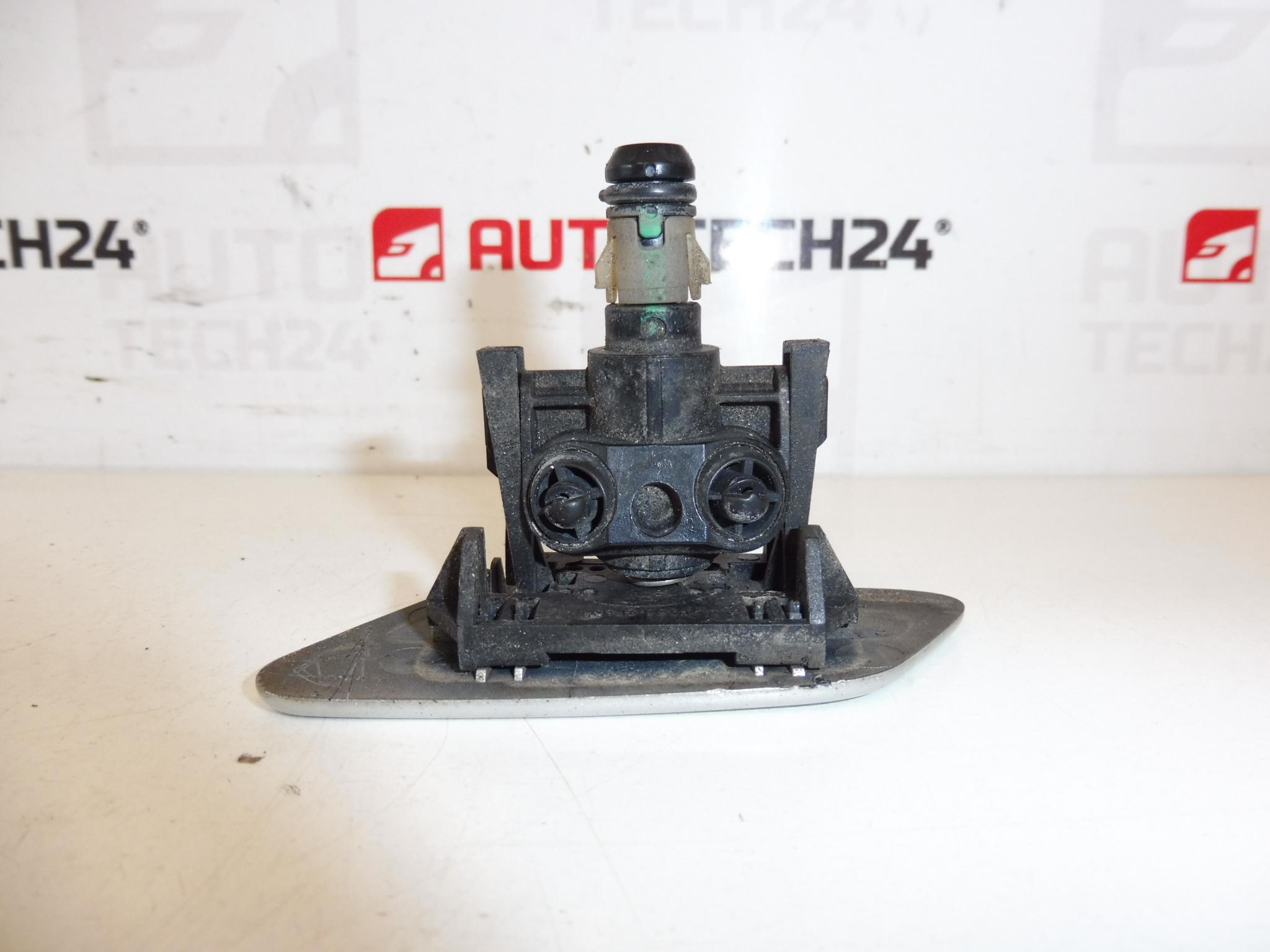 Tryska ostrekovača s krytkou pravé svetlo EZRC Citroën C8 6438K3 6438K7