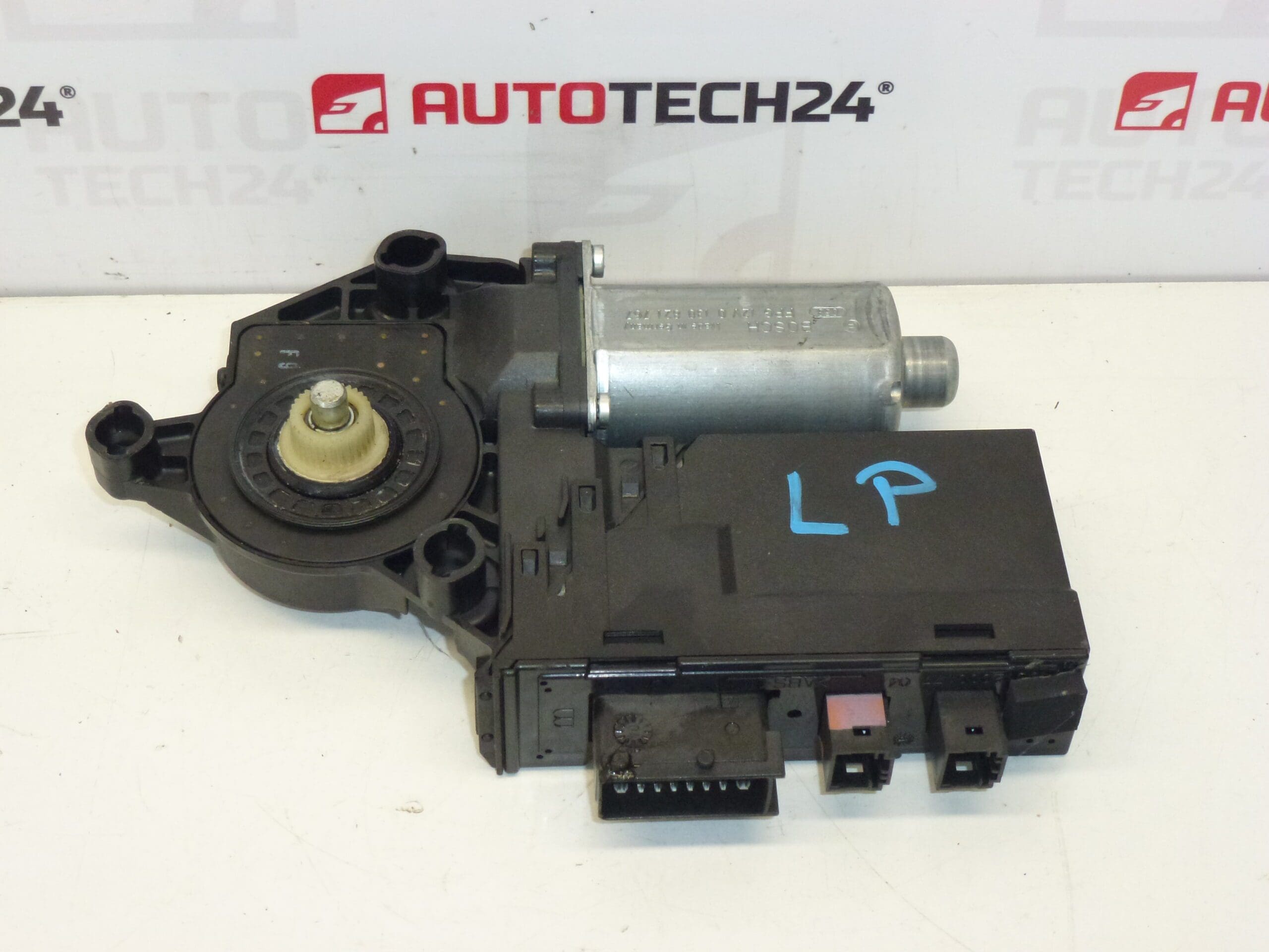 Motor ľavého predného okna Peugeot 307 9637130580 9221N3
