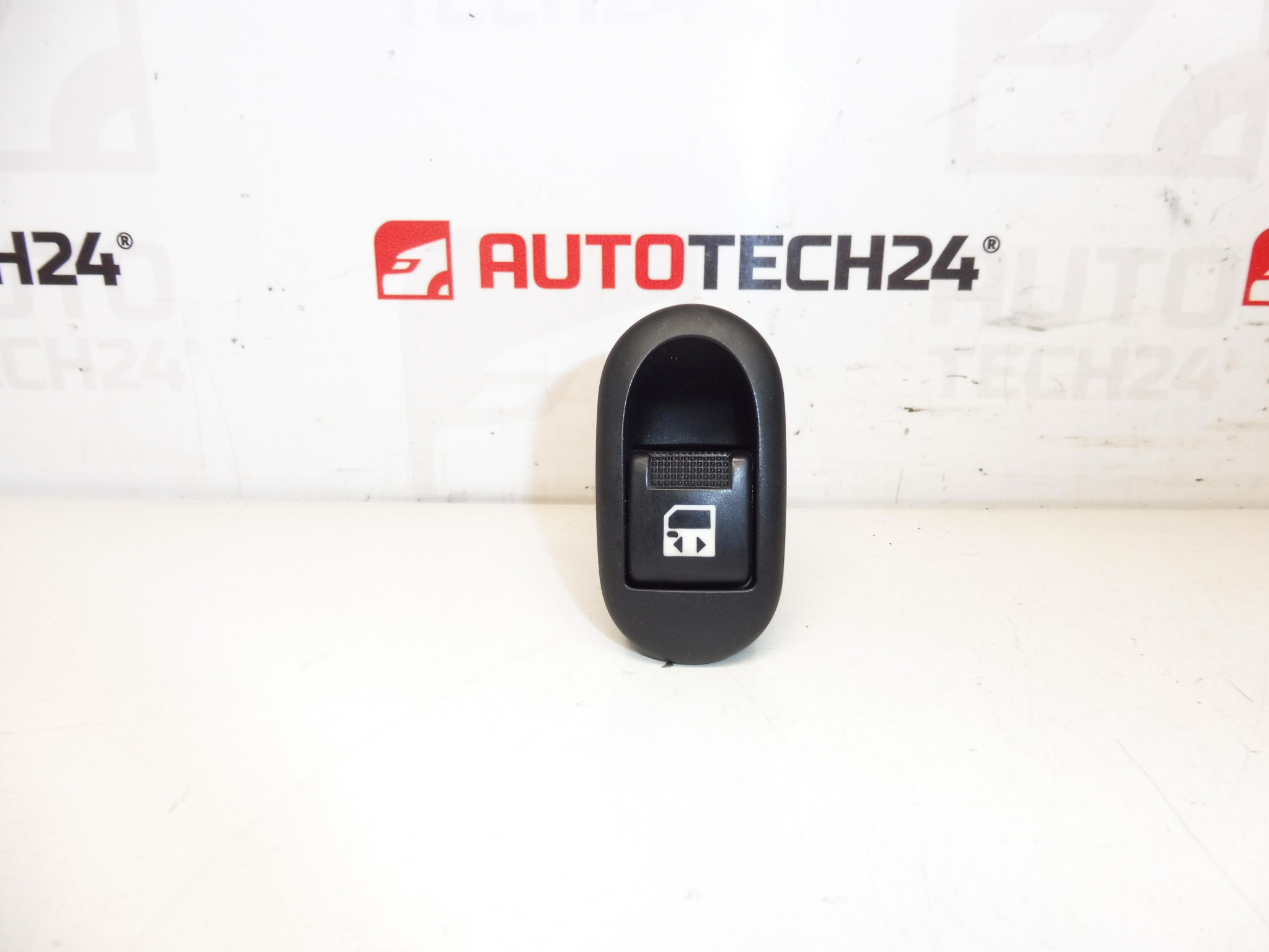 Ovládač posuvu dverí Peugeot 1007 6554FL