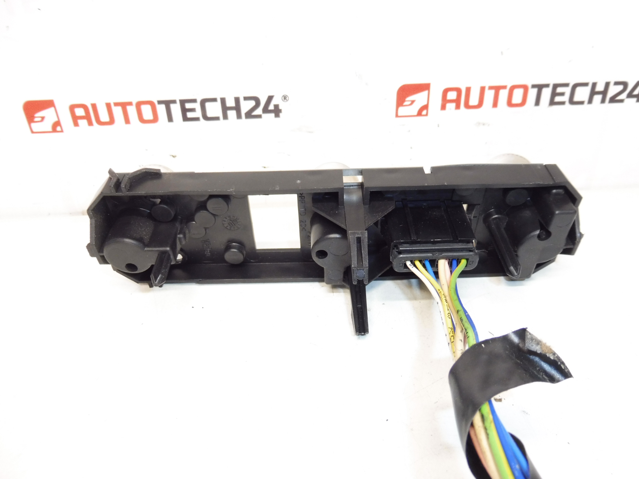 Pätica žiaroviek zadnej pravej lampy Peugeot 1007 6351V5