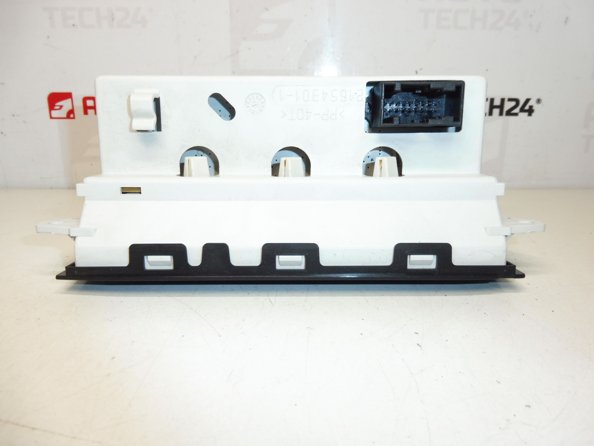 Display rádia a počítača Peugeot 1007 9648634177 6563XE