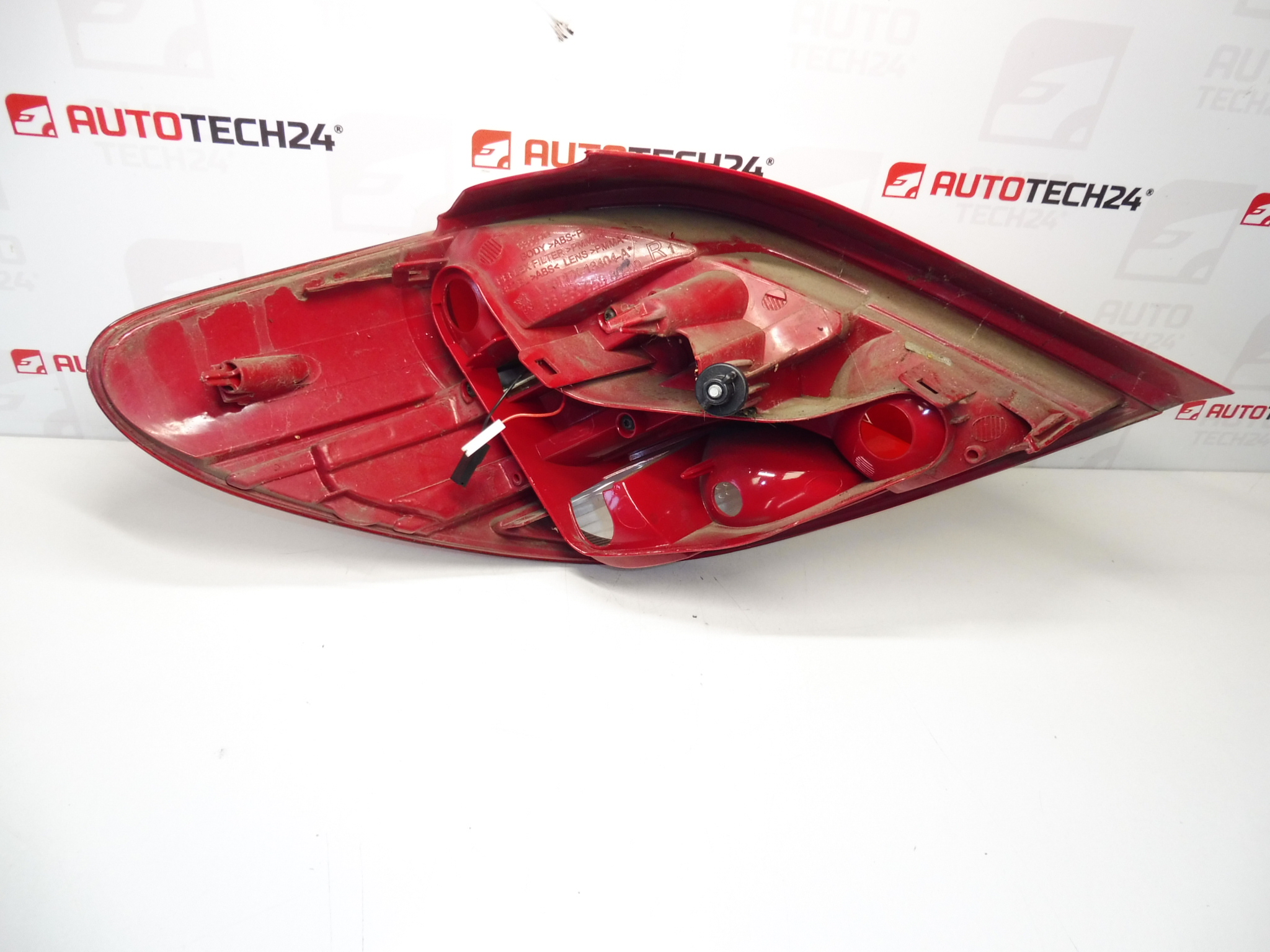 Zadná pravá lampa Peugeot 207 9686565980 6351HQ