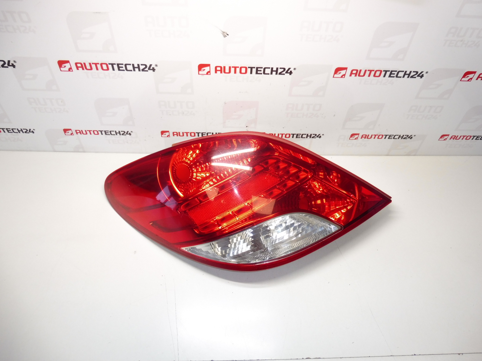 Zadná ľavá lampa Peugeot 207 9686566080 6350HQ
