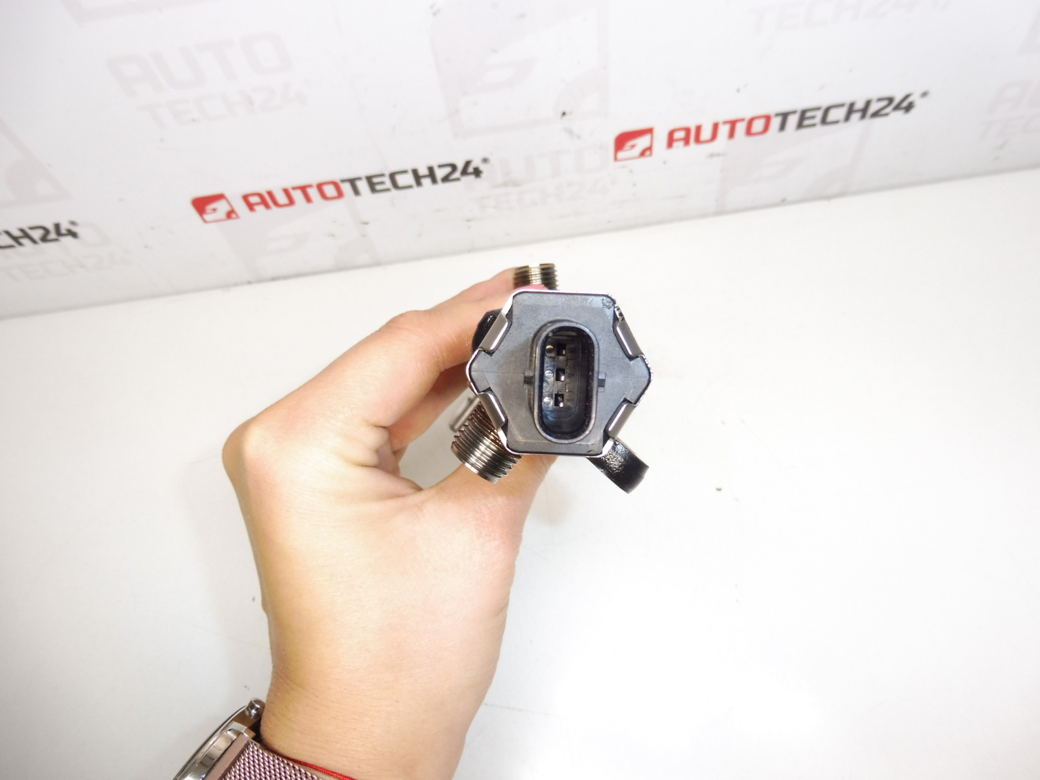 Lišta RAIL 1.5 HDI Citroën Peugeot 9821399680