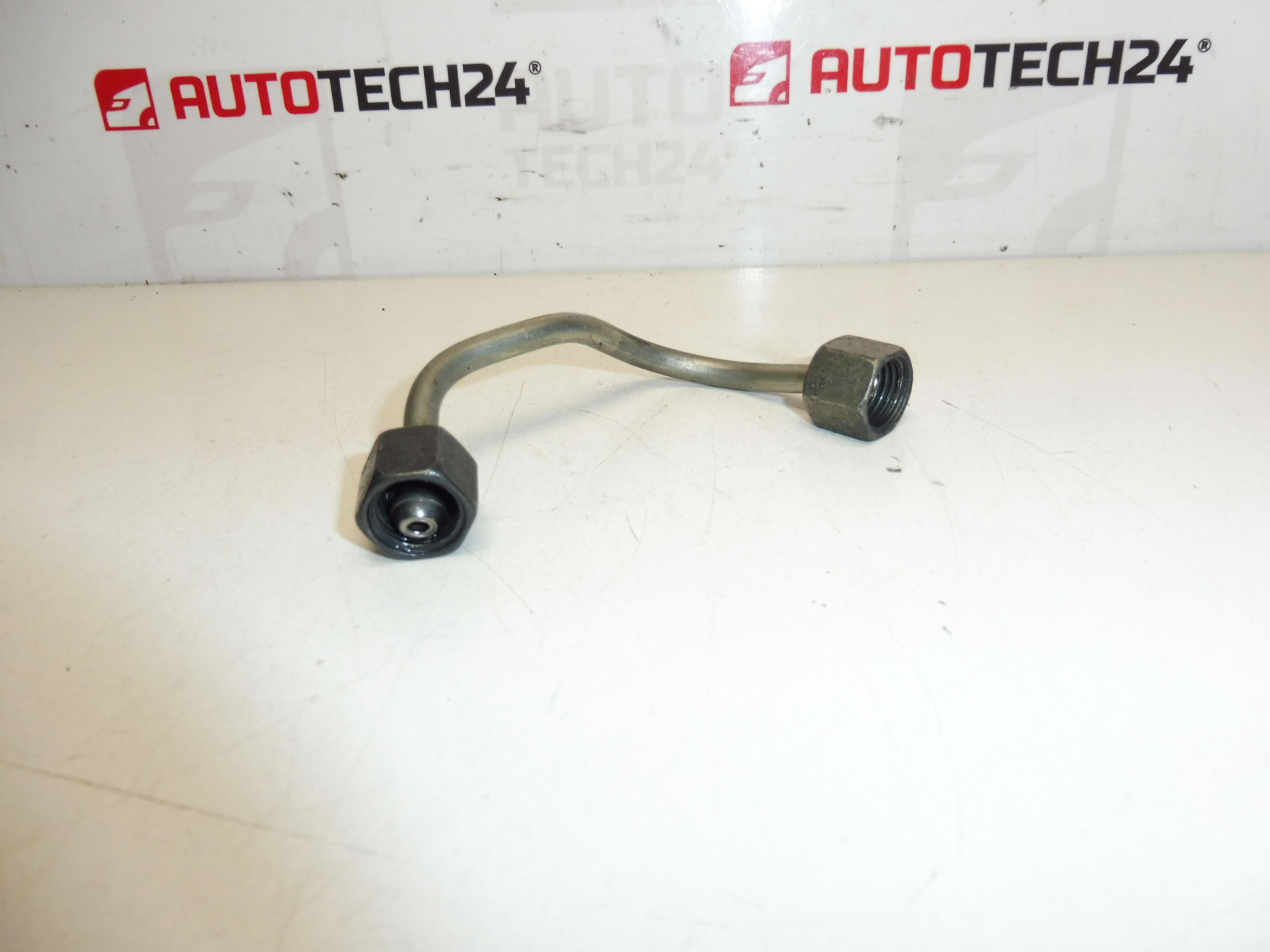 Prívodná rúrka 3. vstrekovač Citroën Peugeot 9811737680