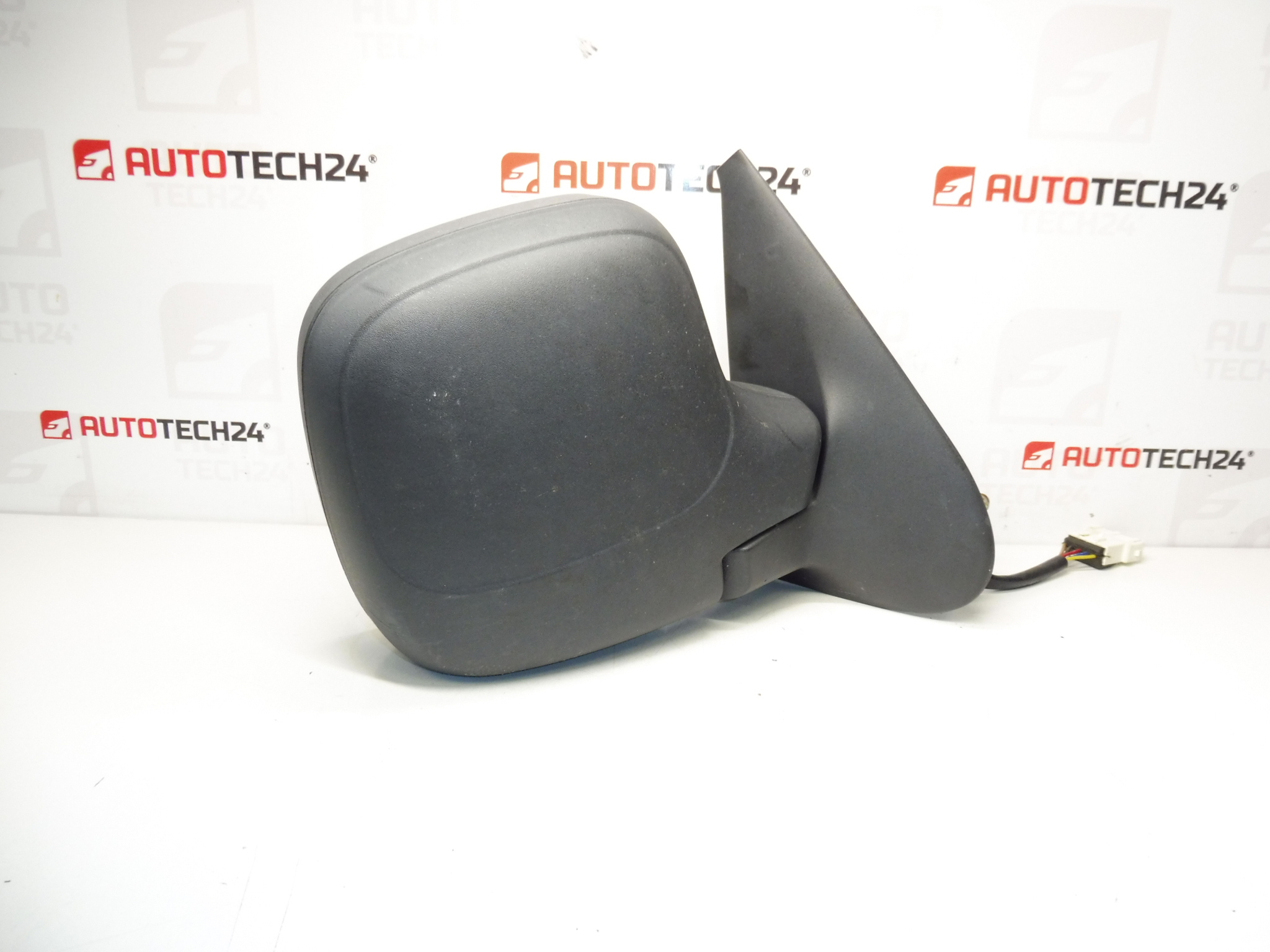 Pravé elektrické zrkadlo Citroën Berlingo II 8153HS