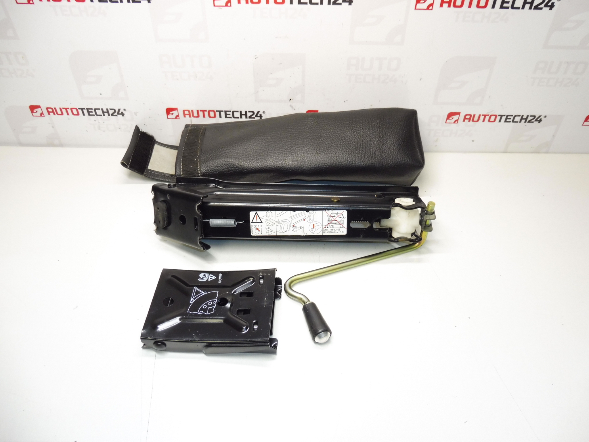 Náradie kľúč, ťažné oko Peugeot 206 CC 670150 672585 671734