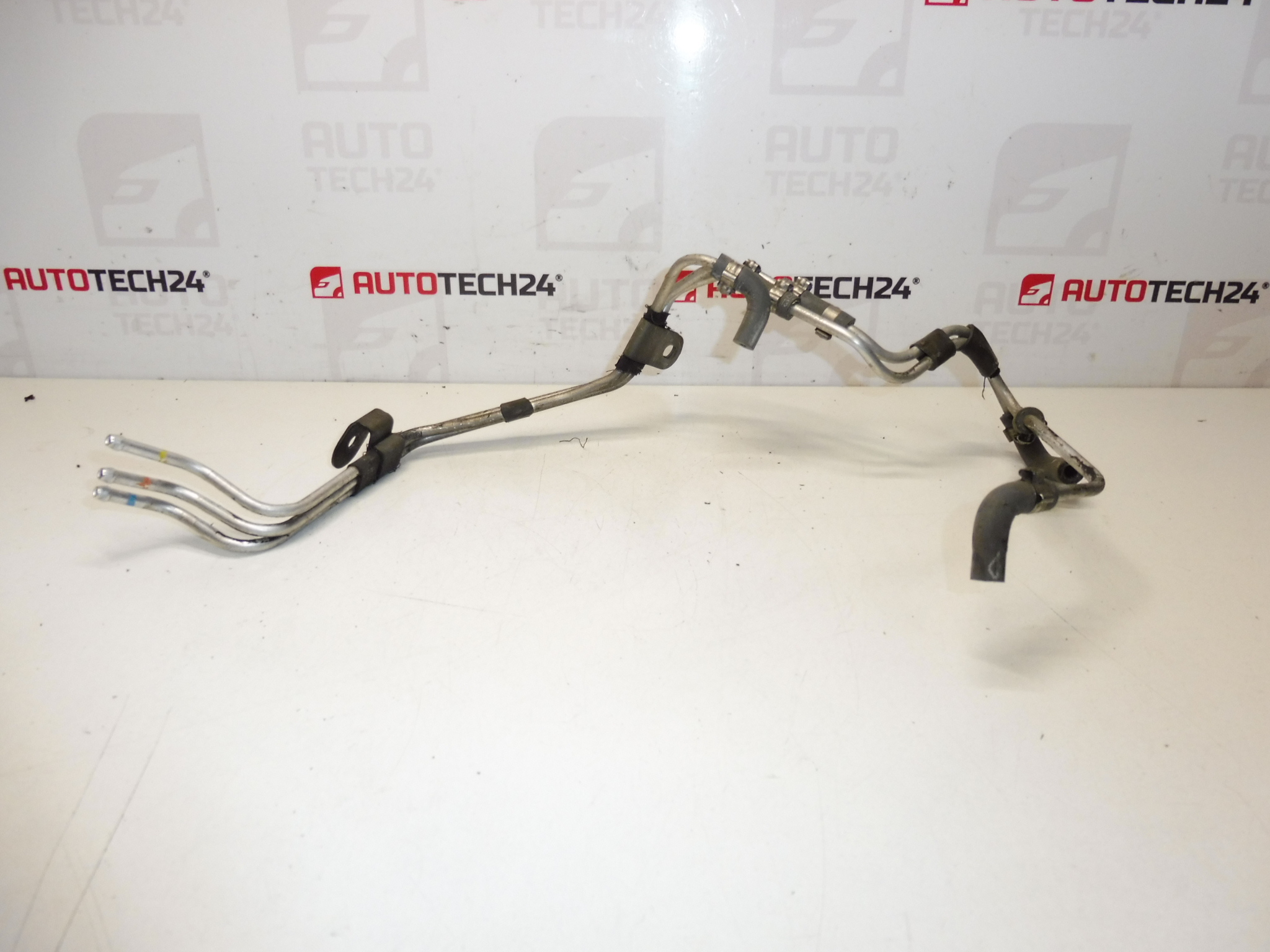 Podtlakové potrubie Citroën Peugeot 2.2 HDI 1622CW 1622EH