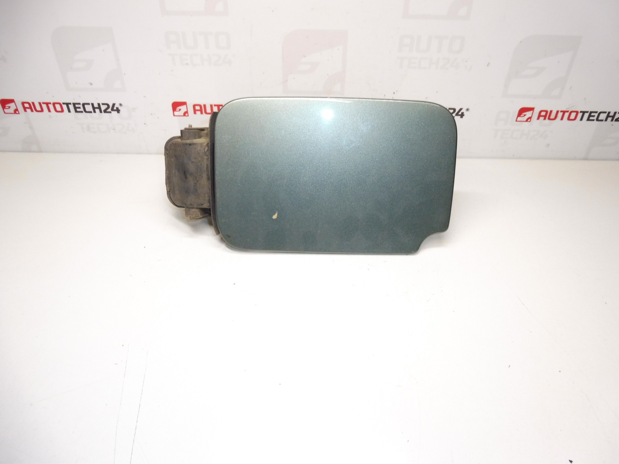 Kryt viečka nádrže Peugeot 807 Citroën C8 KGB 1485207080 151790