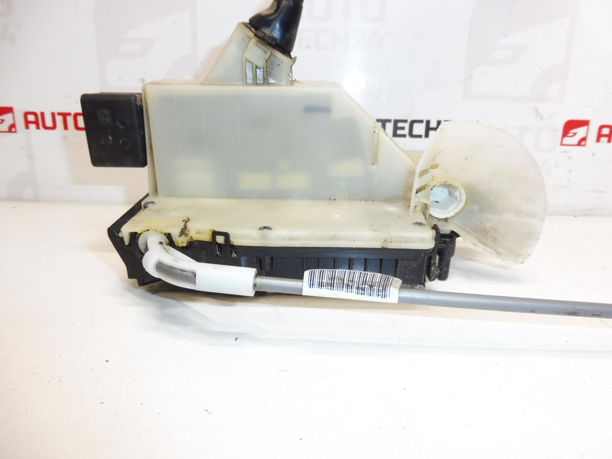 Zámok ľavých predných dverí Citroën C4 DS4 5dverí 9685351380 9135HQ