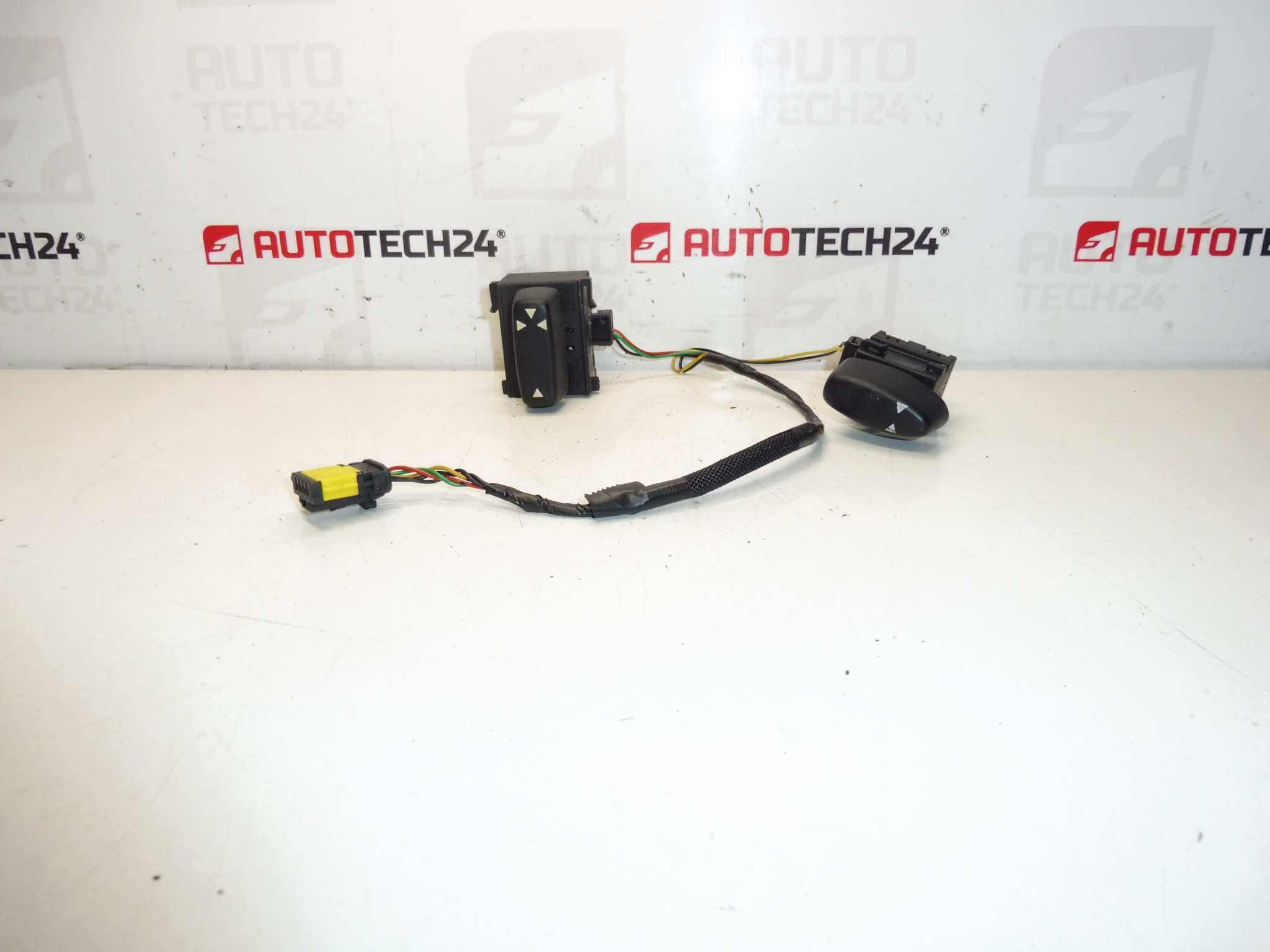 Citroën Peugeot 944931200ZL Vodič sedadla