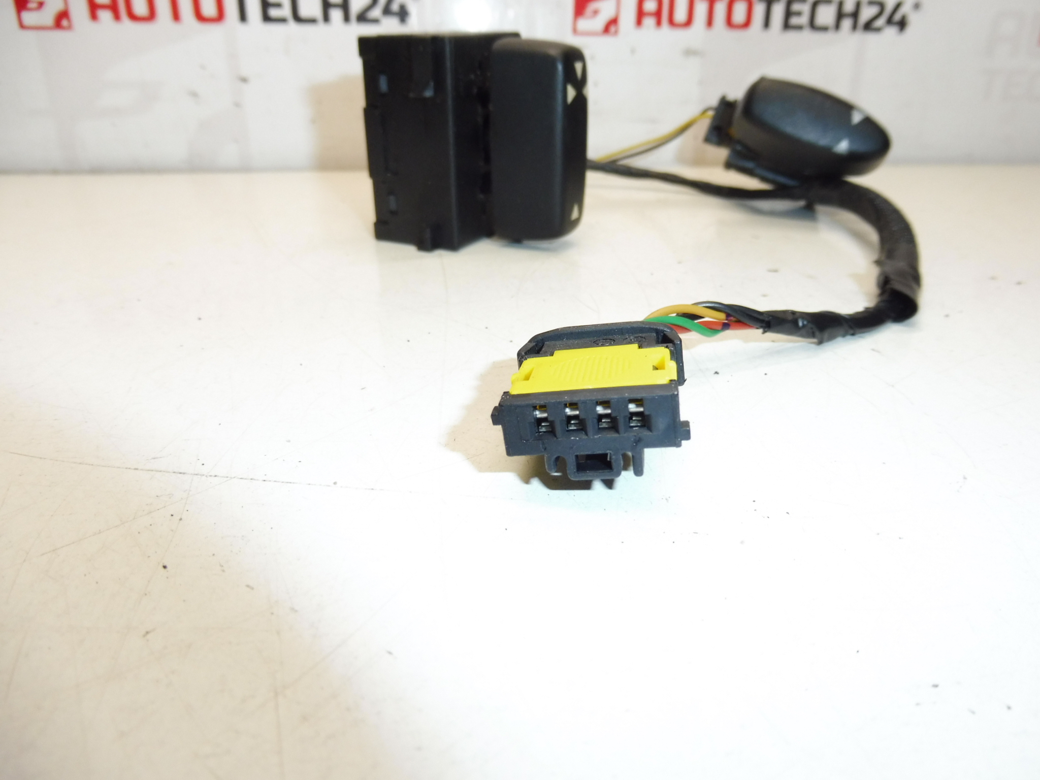 Citroën Peugeot 944931200ZL Vodič sedadla