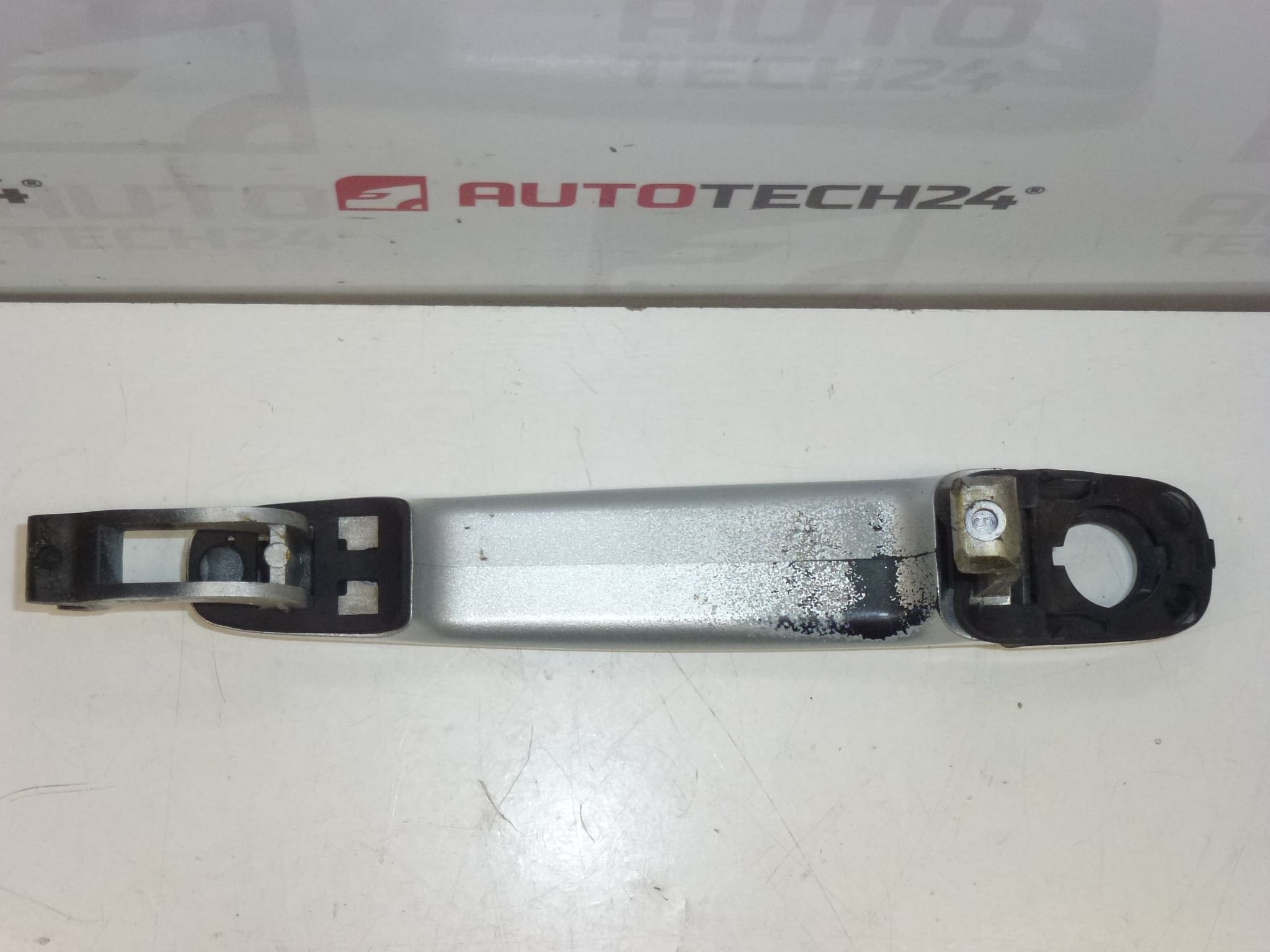 Kľučka dverí Citroën Peugeot strieborná EZRC 9101W5