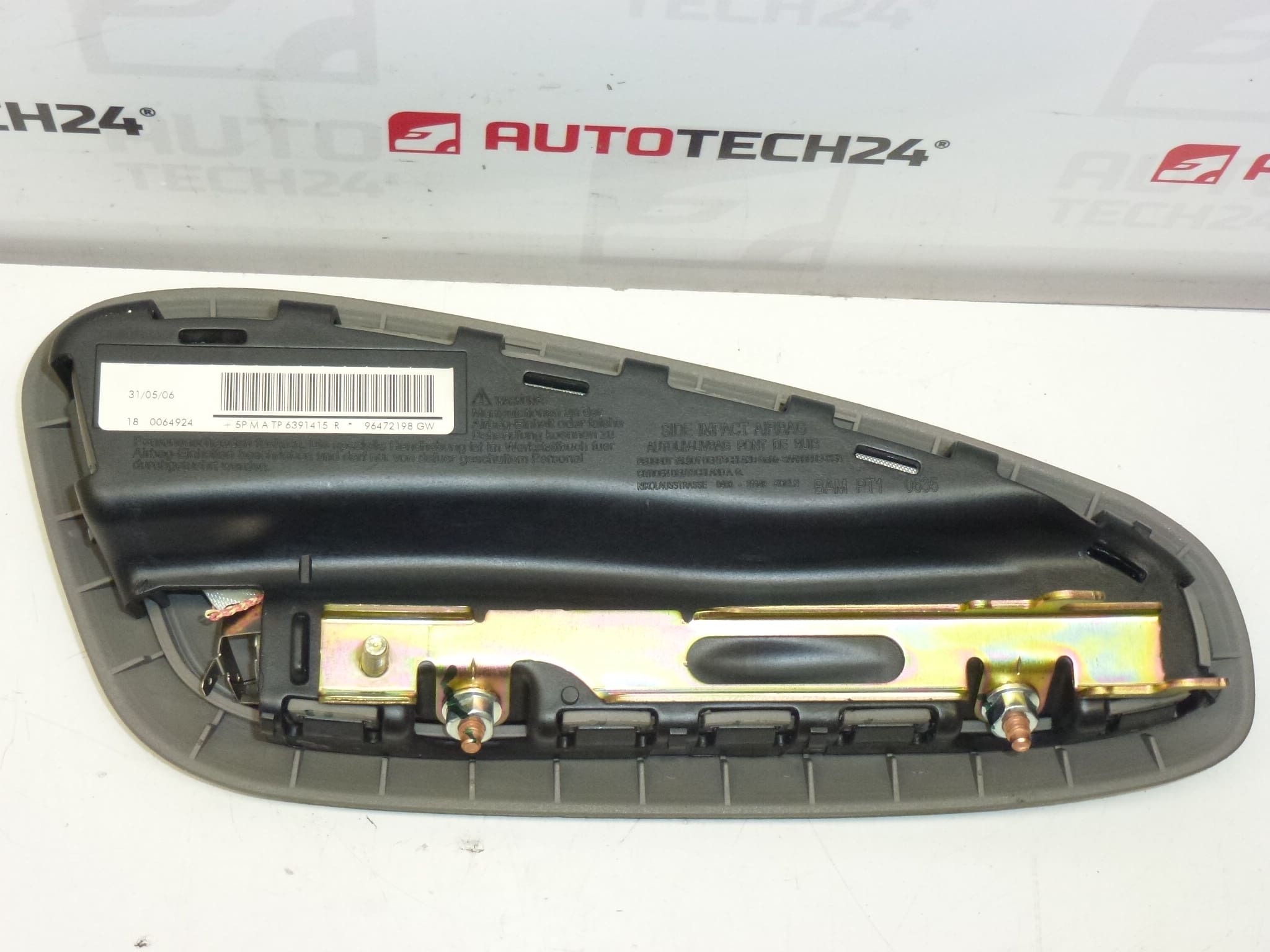Airbag pravý Citroën Xsara Picasso 96472198GW 8216S5