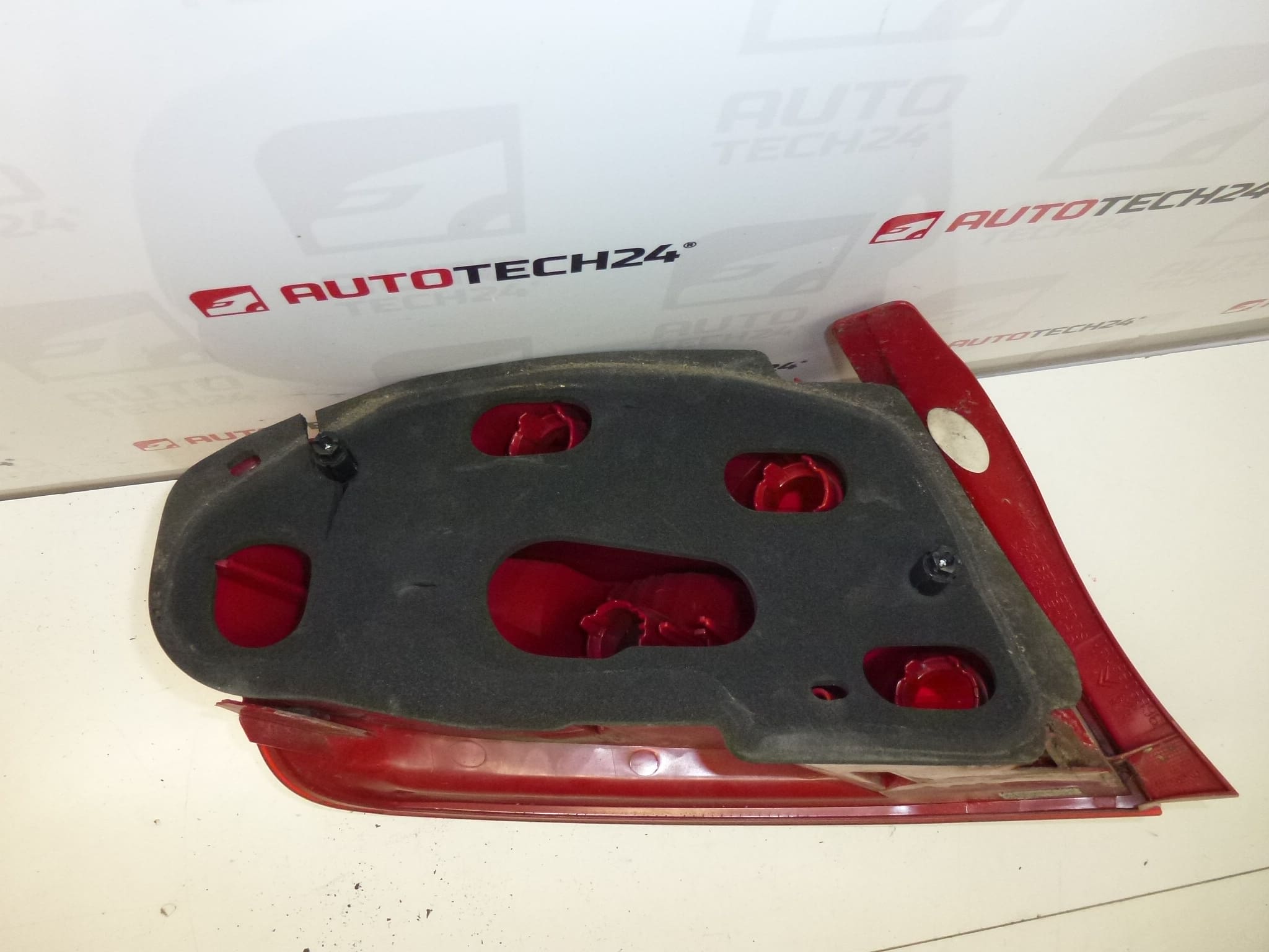 Pravá zadná lampa Peugeot 407 sedan 6351HP