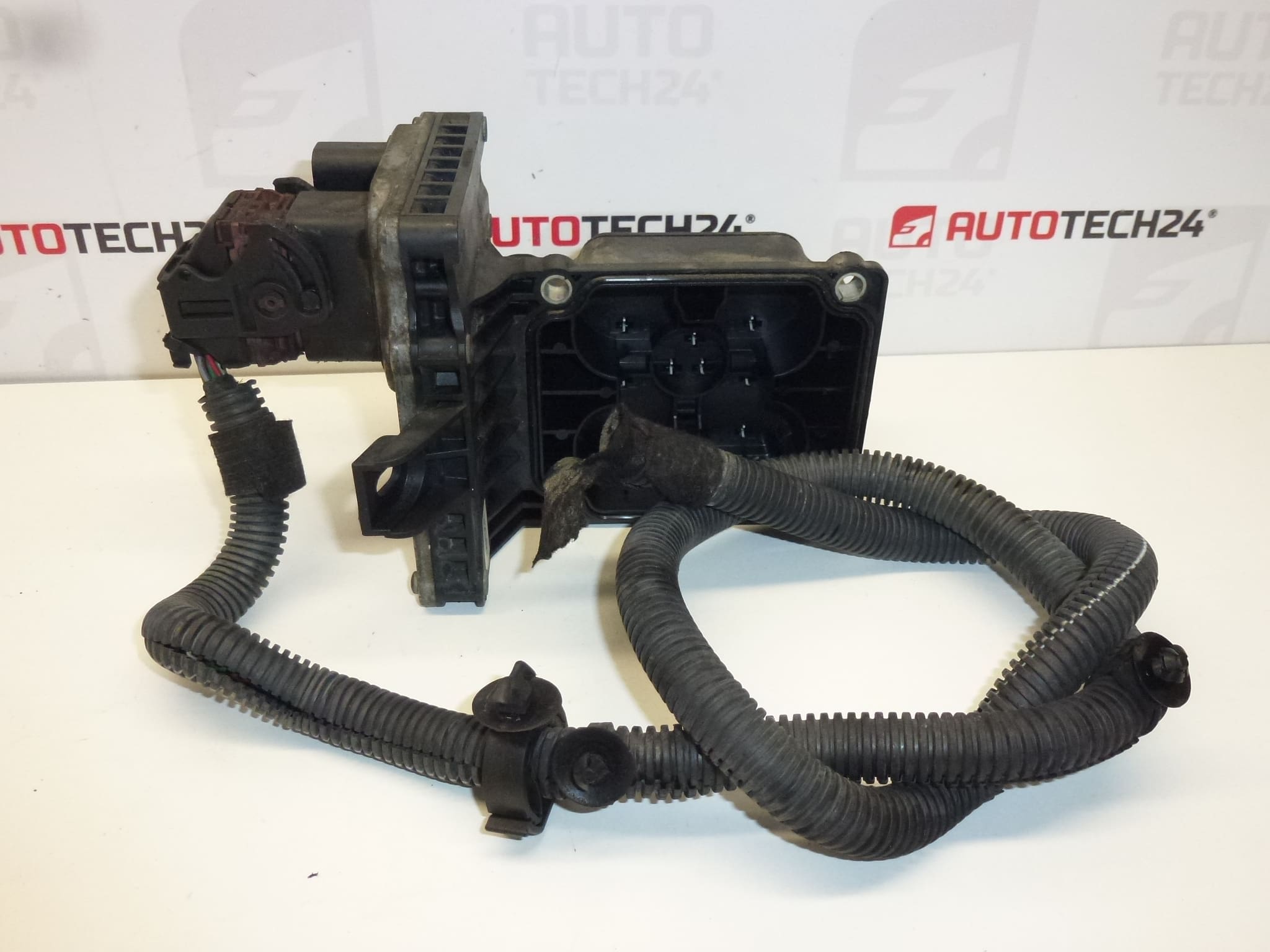 ECU robotické prevodovky Citroën C4 9664139780 9662943480 2529WR 2531A0