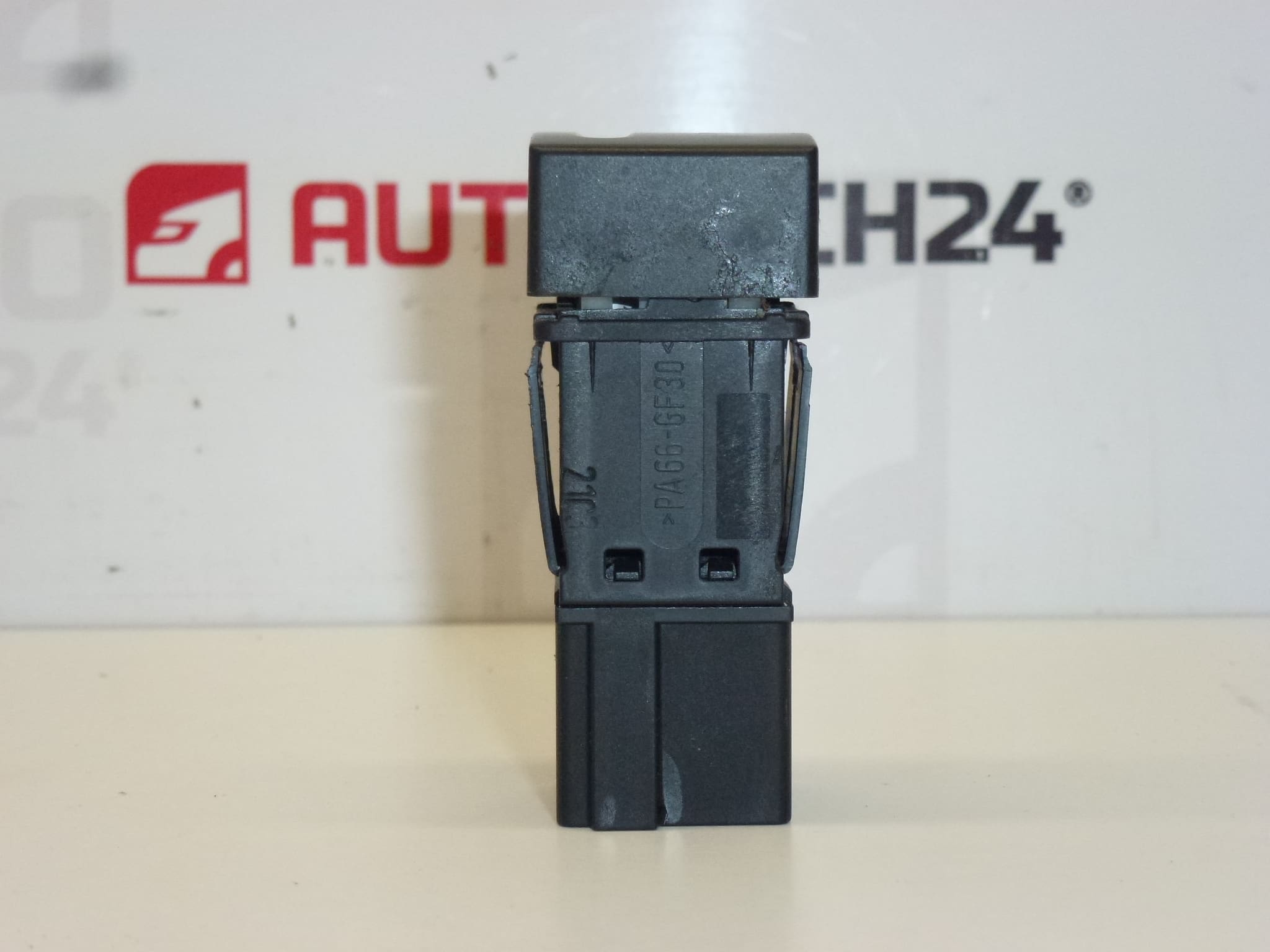 Ovládač výhrevu sedadla Citroën Peugeot 6552LY