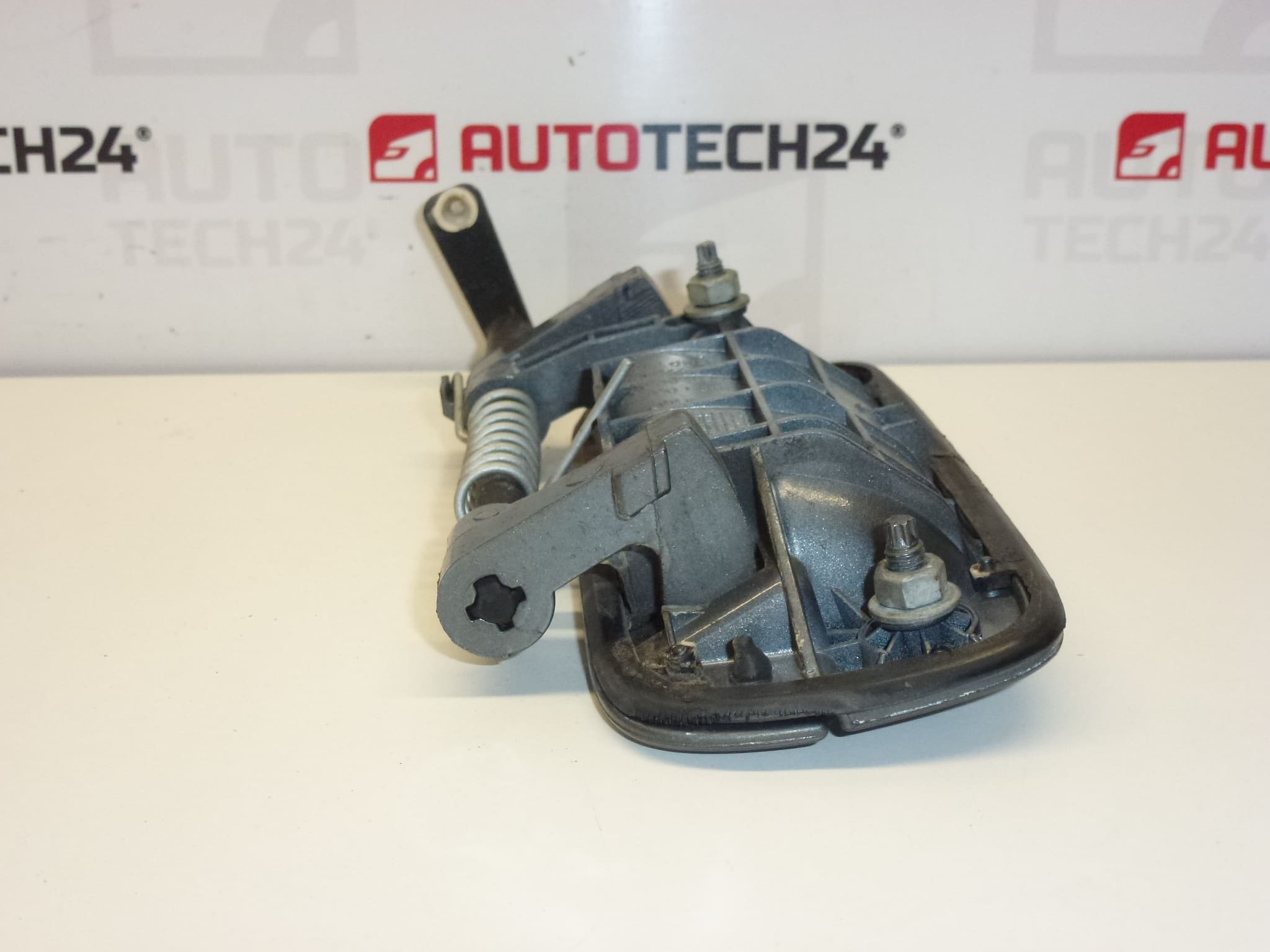 Kľučka pravých predných dverí Peugeot ETHC 9101H3 9621858777