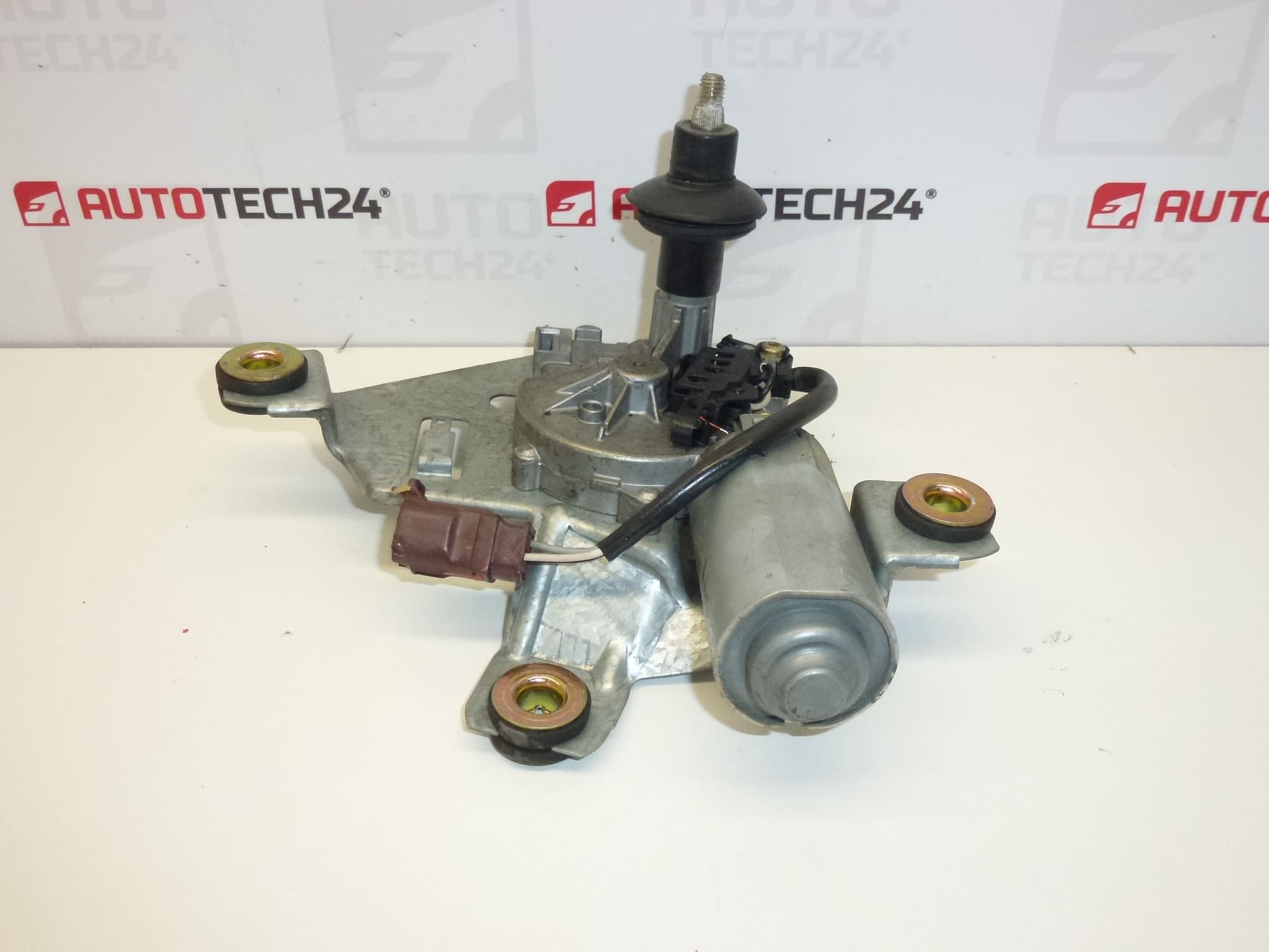 Motor zadného stierača Peugeot 406 kombi 0390201556 6405G3