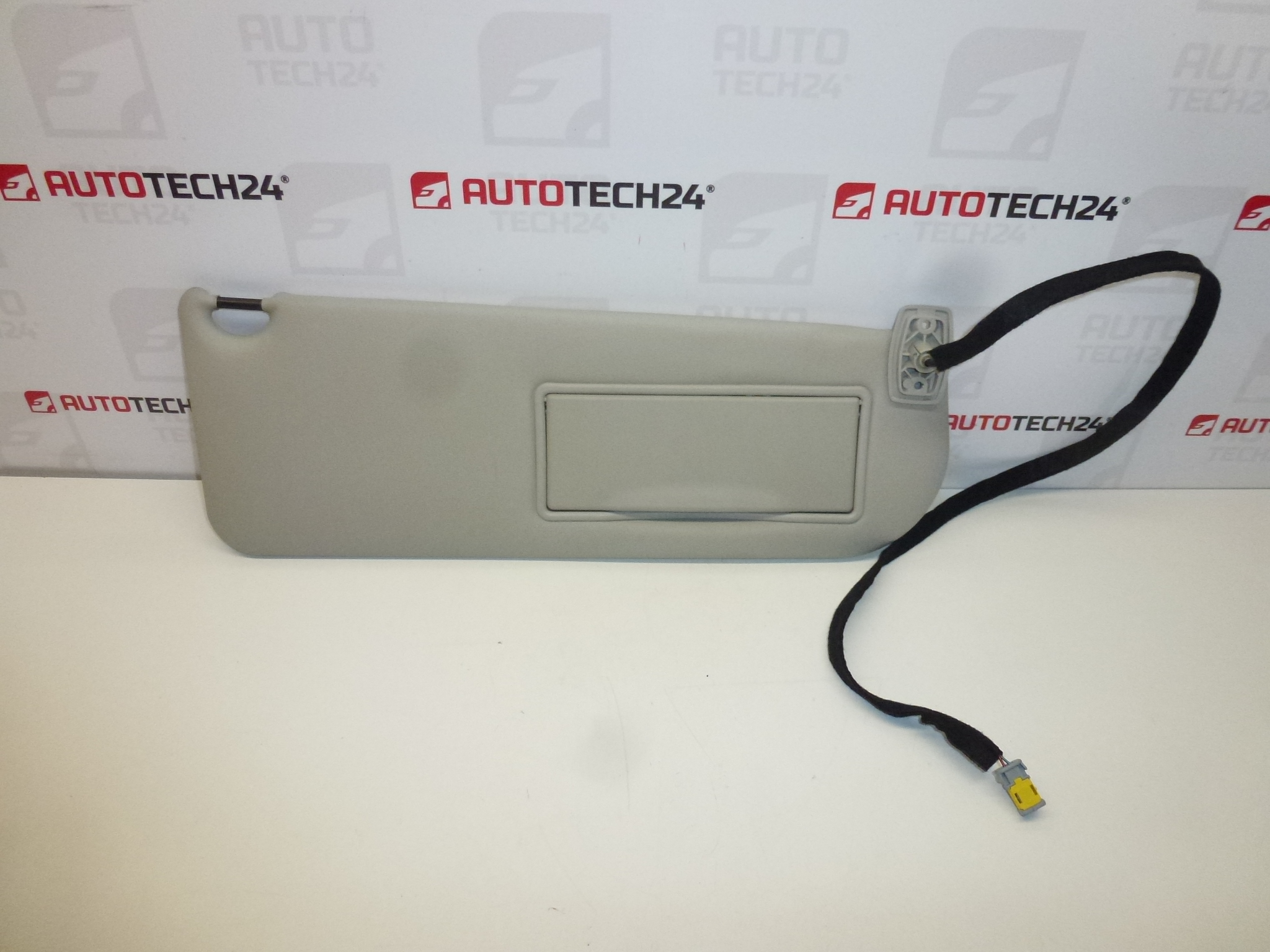 Slnečná clona Citroën C8 Peugeot 807, osvetlenie - pravá 8143GN