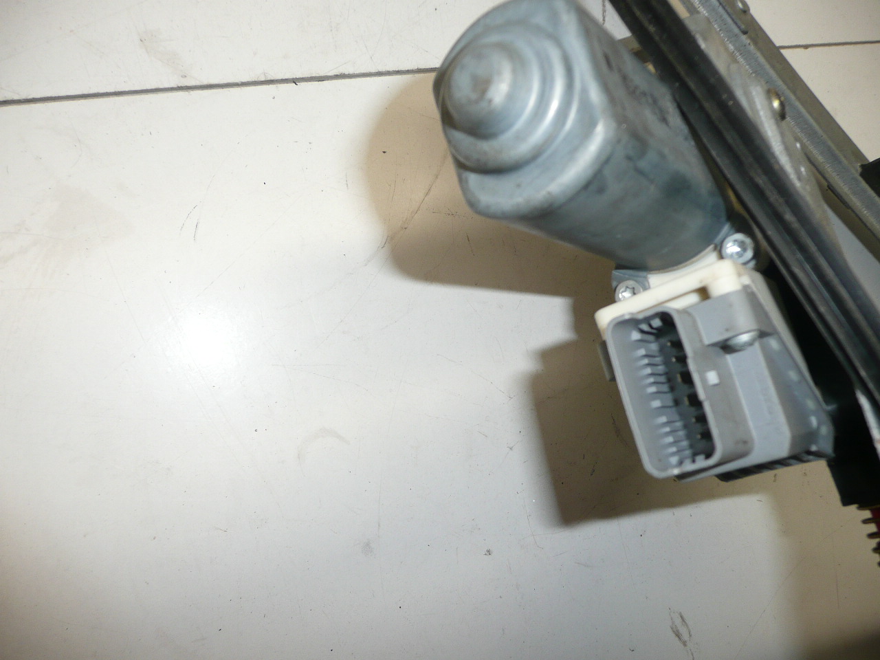 Ľavá predná sťahovačka Citroën Xsara Picasso 9221G2