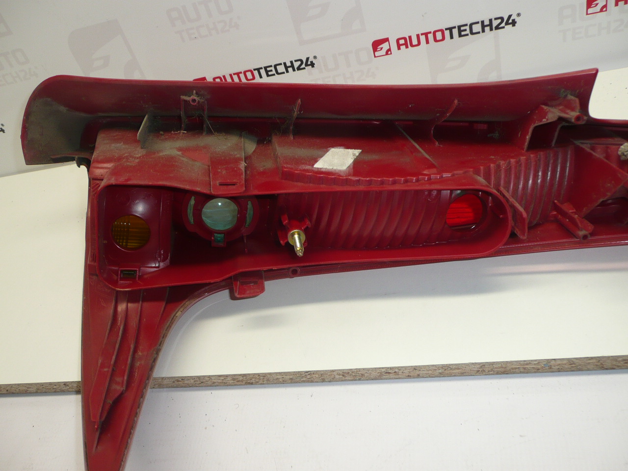 Ľavá zadná lampa svetlo Peugeot 206 Combi 9641540677 6350R4