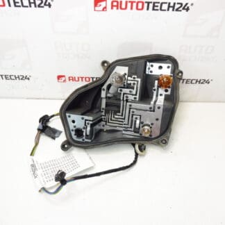 Časť pravej lampy Peugeot 301 9674807880