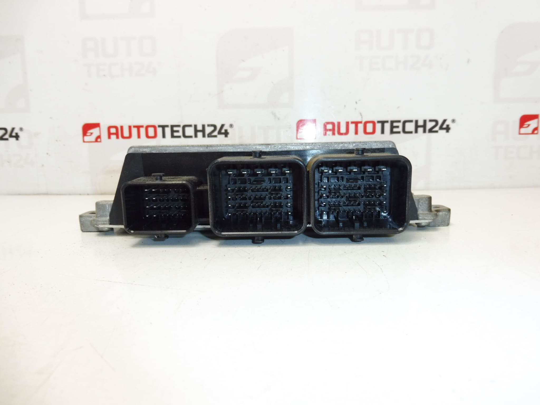 ECU Valeo V46.21 Citroën Peugeot 9806166080 9804436280 – Obrázok 2