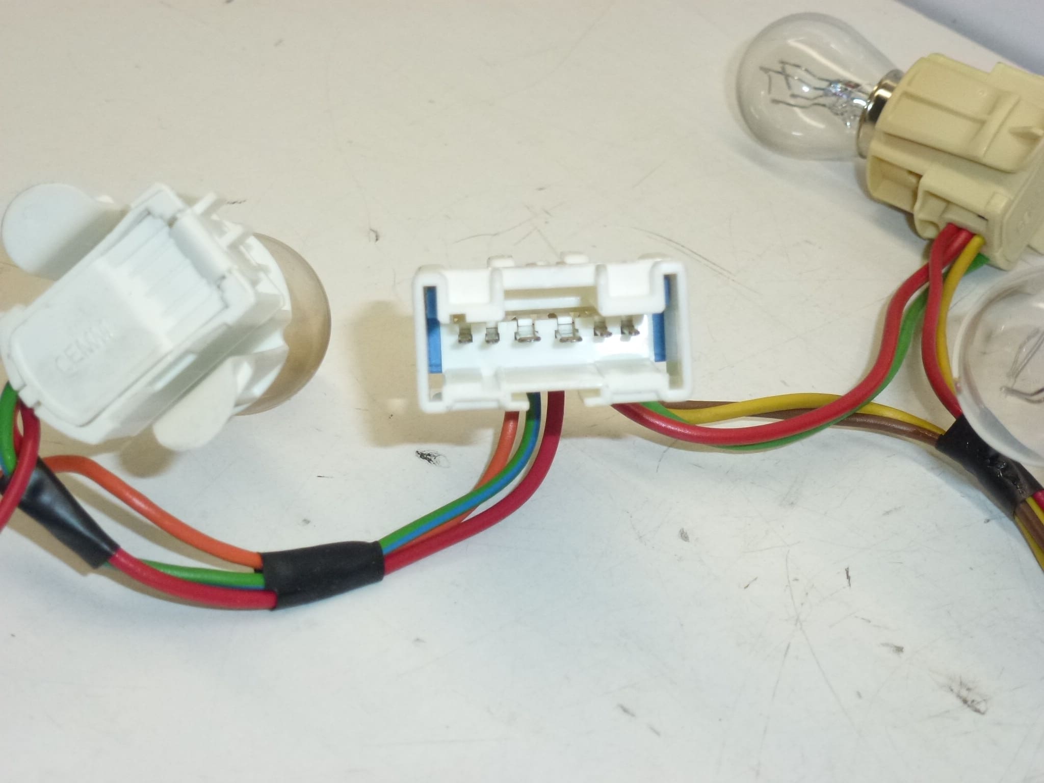 Káblovanie ľavej zadnej lampy Peugeot 407 Sedan 6350HP – Obrázok 2