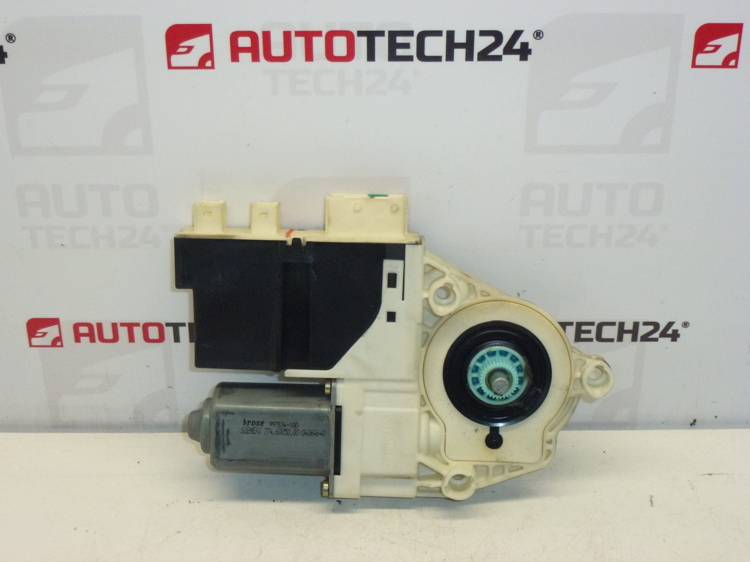 Motor sťahovania pravého predného okna Citroën C5 II 9649304480 9222AJ