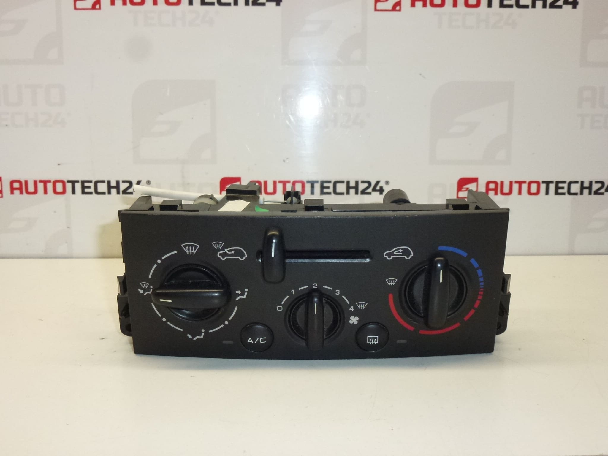 Ovládanie kúrenia klimatizácie Peugeot 207 N102079B 6451TK