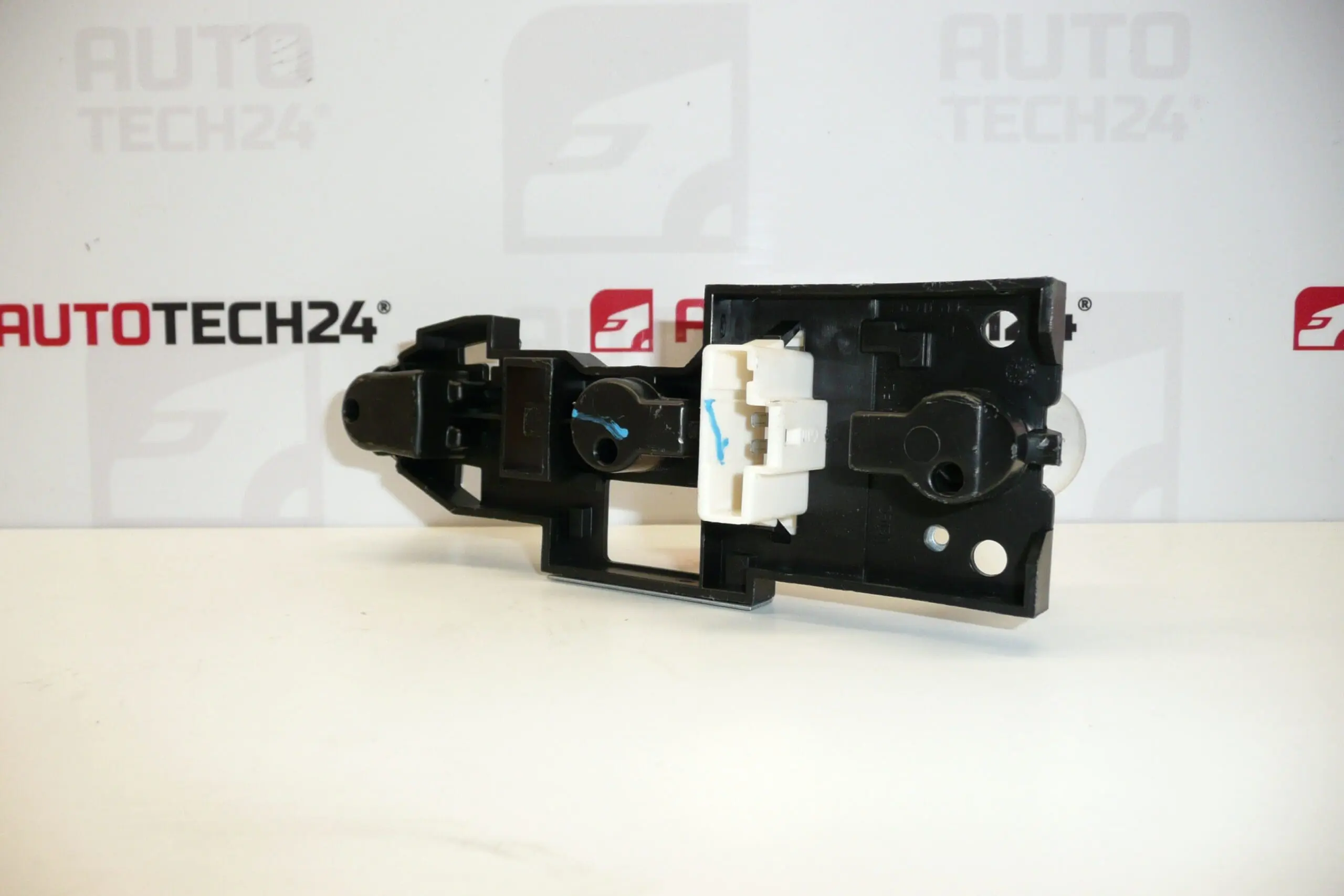 Pätica zadného svetla Citroën C5 II 89032703 – Obrázok 2