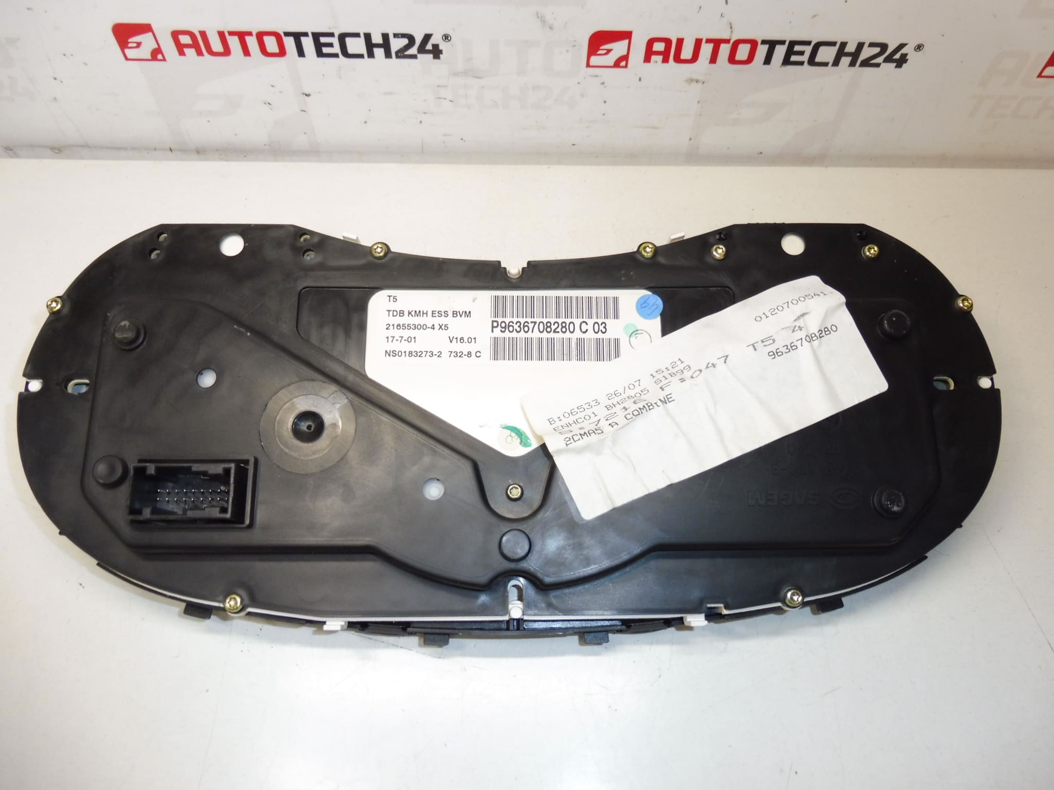 Prístrojová doska / tachometer Peugeot 307, najazdené 198 000 km, 9636708280, 6103F7 – Obrázok 2