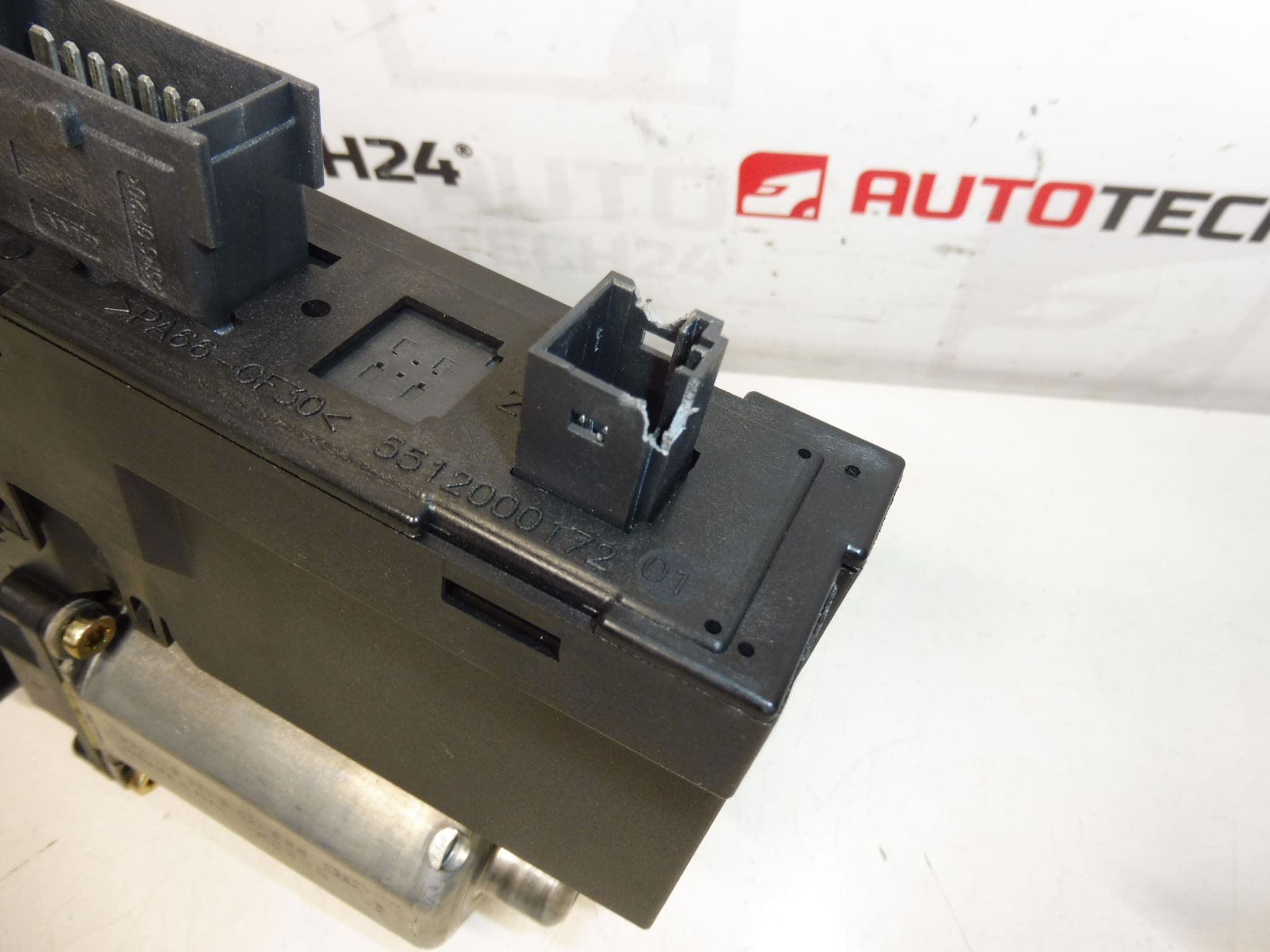 Motor pravého predného okna Peugeot 307 9637131180 9222AZ – Obrázok 2