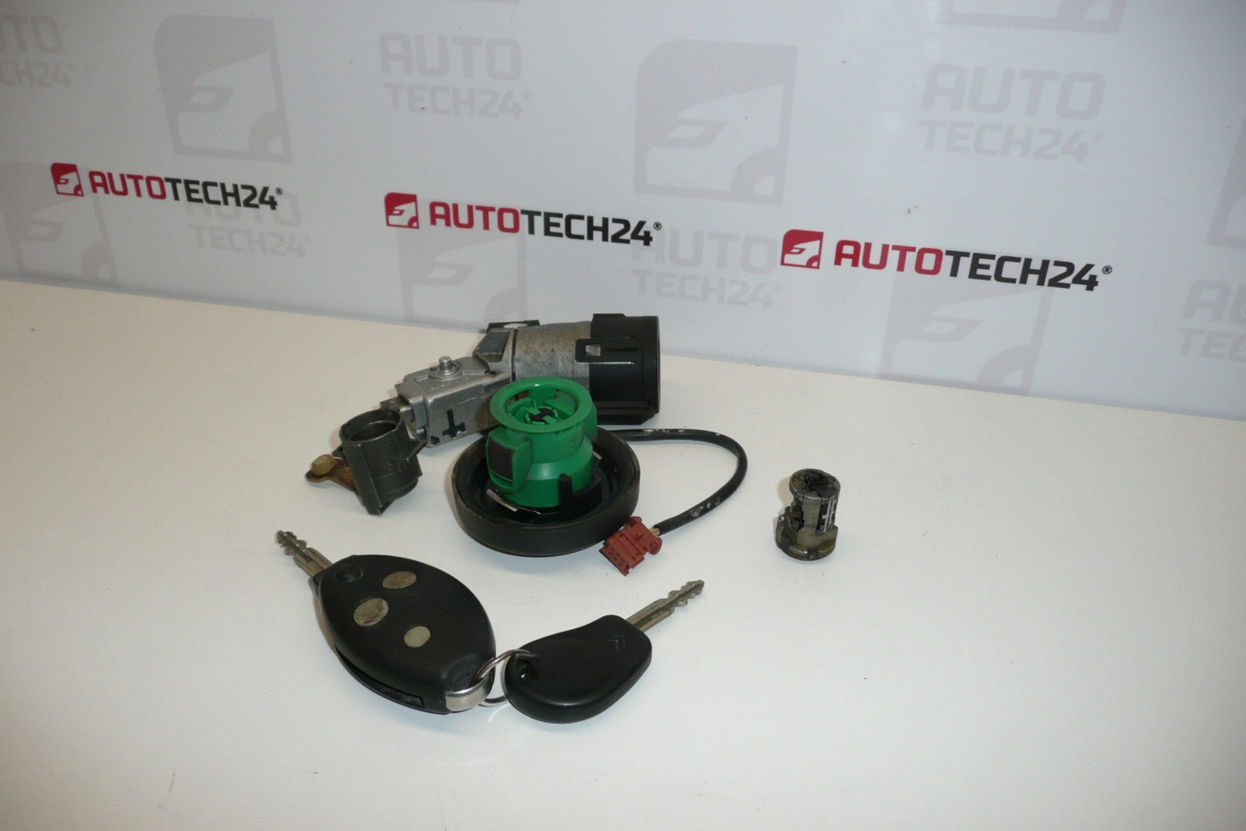 Sada zámkov s 2 kľúčmi pre Citroën C5 (2005–2007) 4162HE – Obrázok 2
