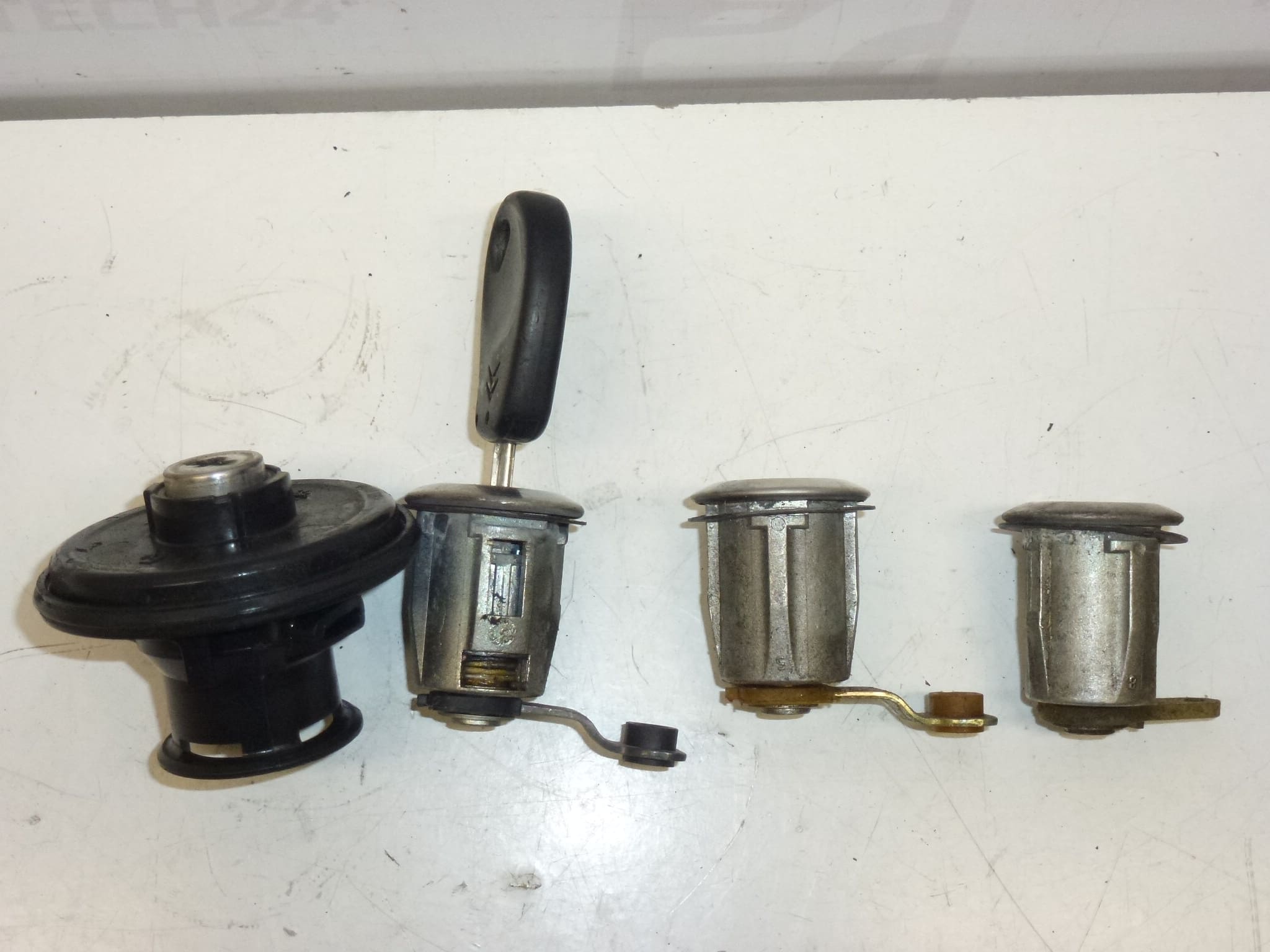 Sada kľúčov a zámkov Citroën Berlingo II 4162CF – Obrázok 2