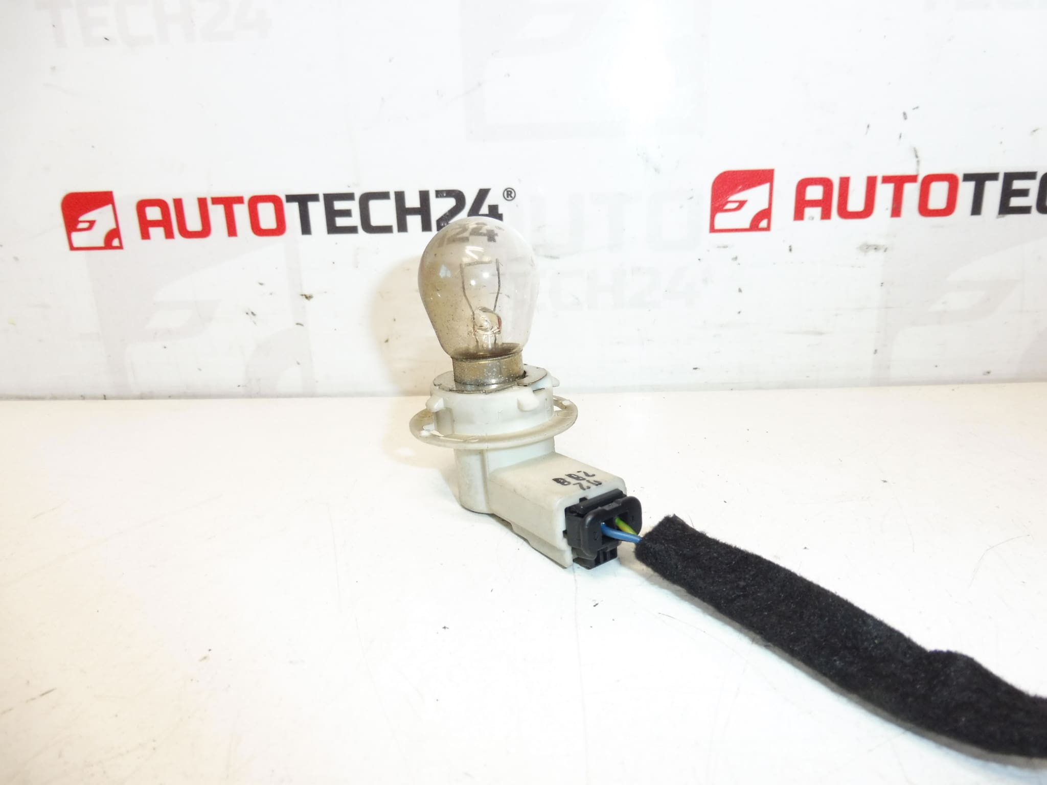 Patica zadného svetla výklopného veka Citroën C4 Picasso 9653547480 6351CC 9653547777 6350CC – Obrázok 2