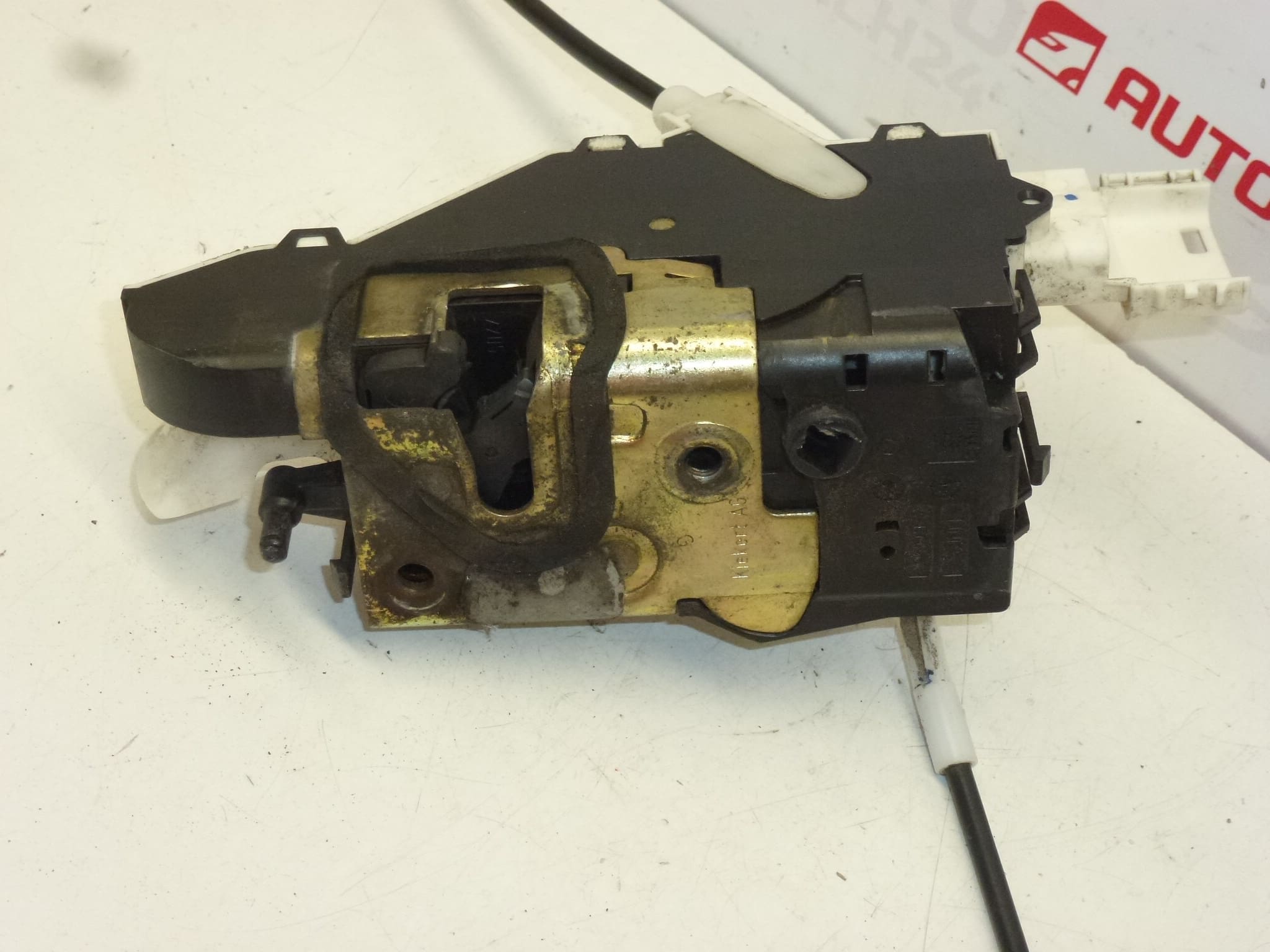 Zámok ľavých dverí Peugeot 407 9659739880 9135AY – Obrázok 2