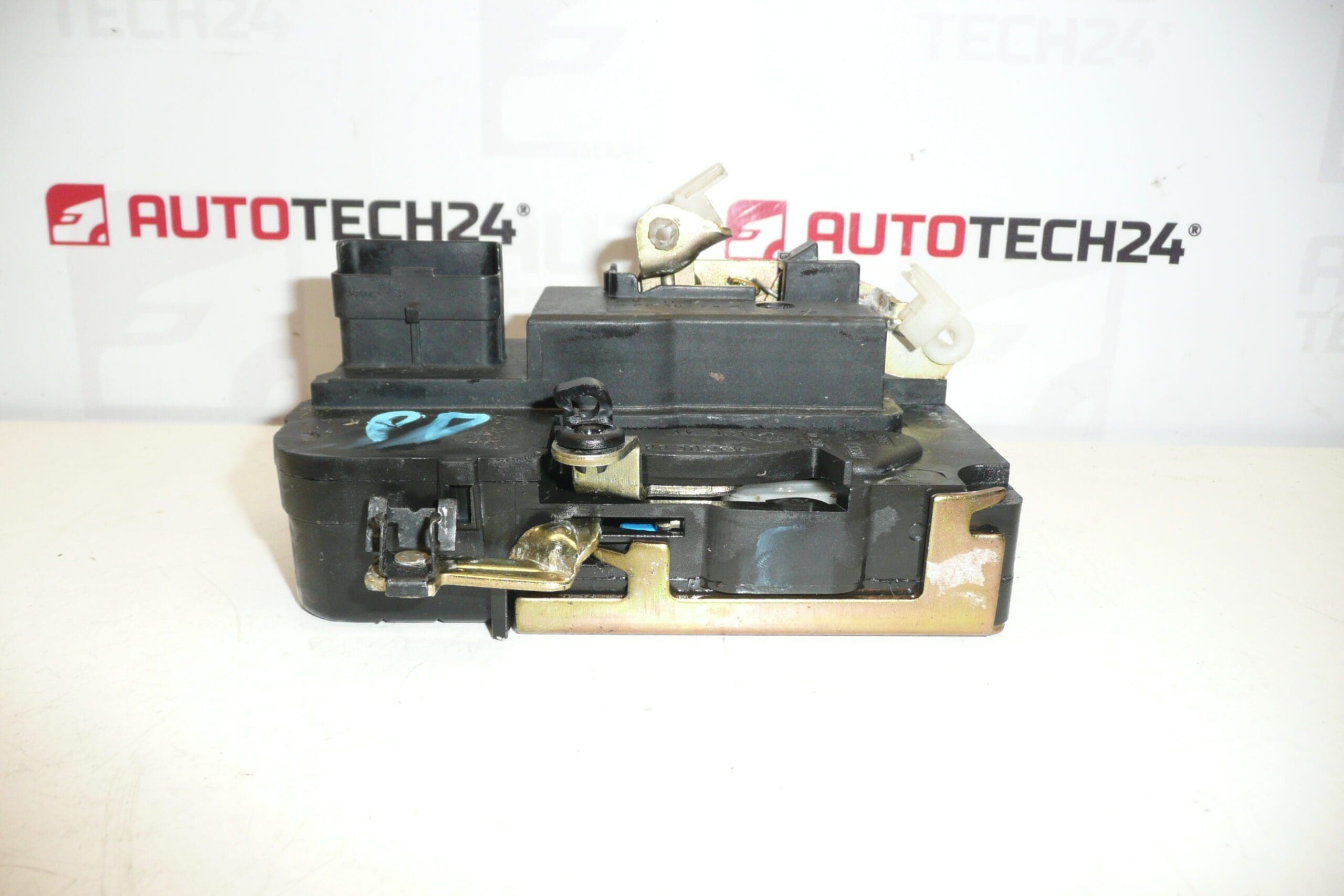 Zámok pravých predných dverí Citroën Berlingo I II 9136P7 – Obrázok 2