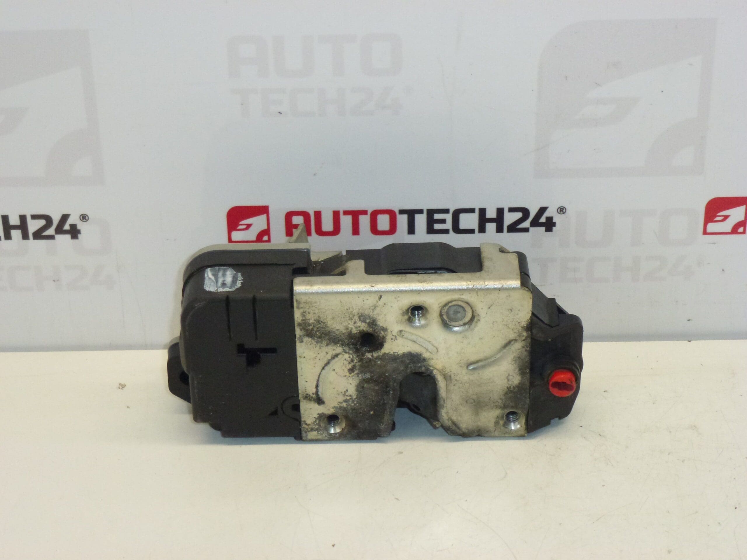 Zámok pravých zadných dverí Peugeot 206 206+ 9138J0