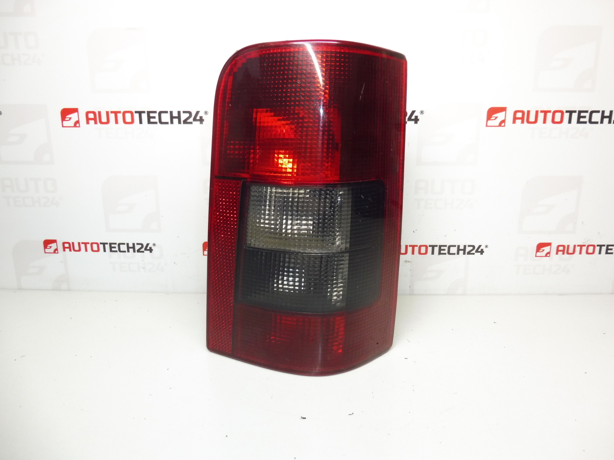 Pravá zadná lampa Citroën Peugeot 6351J1 6351H2