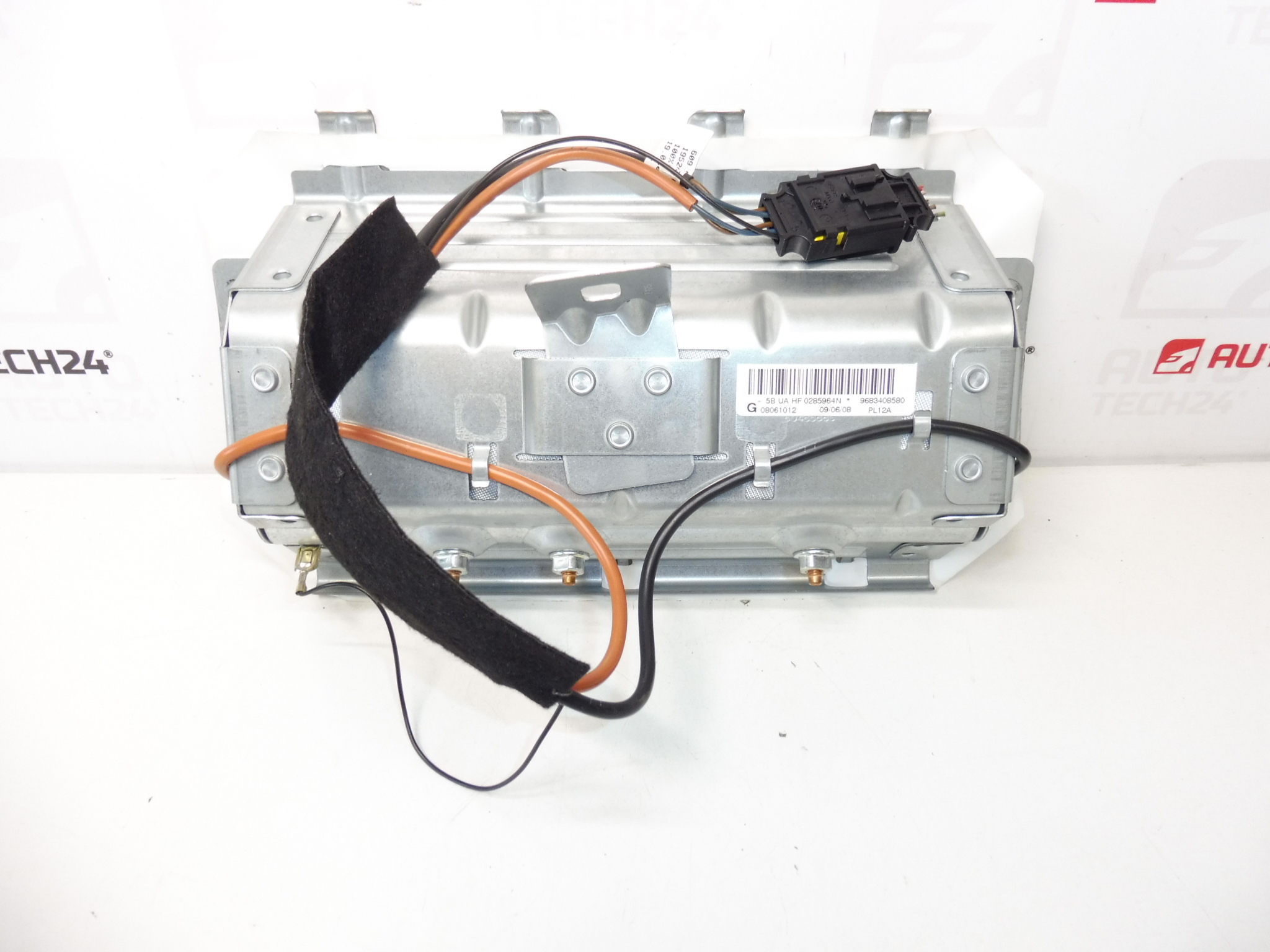 Airbag spolujazdca Peugeot 207 9683408580 8216RY