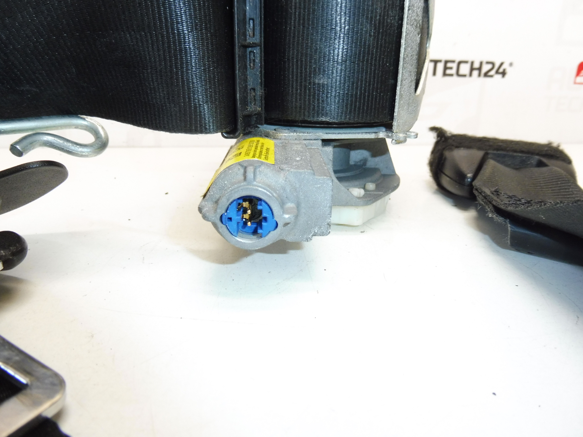 Pravý bezpečnostný pás Peugeot 3008 5008 34068389F 8975HN