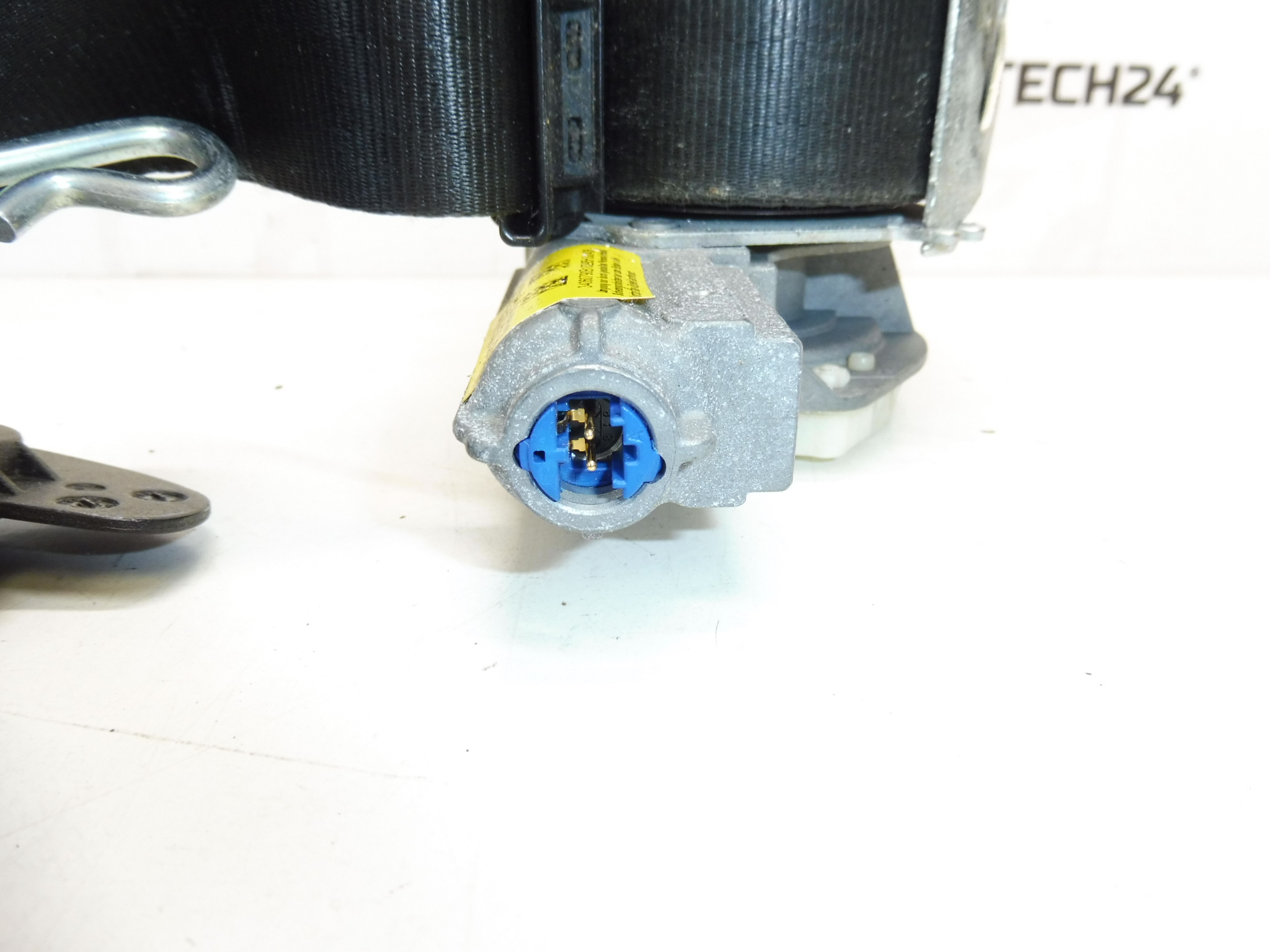 Ľavý bezpečnostný pás Peugeot 3008 5008 34071115E 8975HL