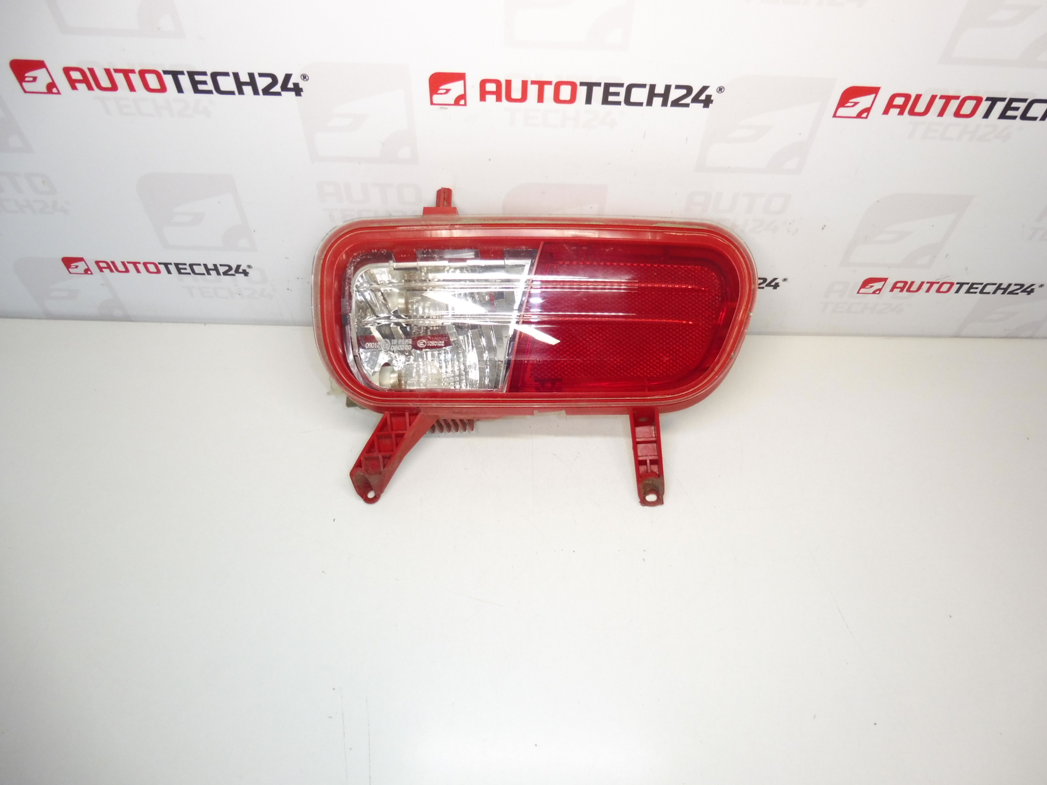 Zadná parkovacia lampa Peugeot 5008 9686161580 6351JK