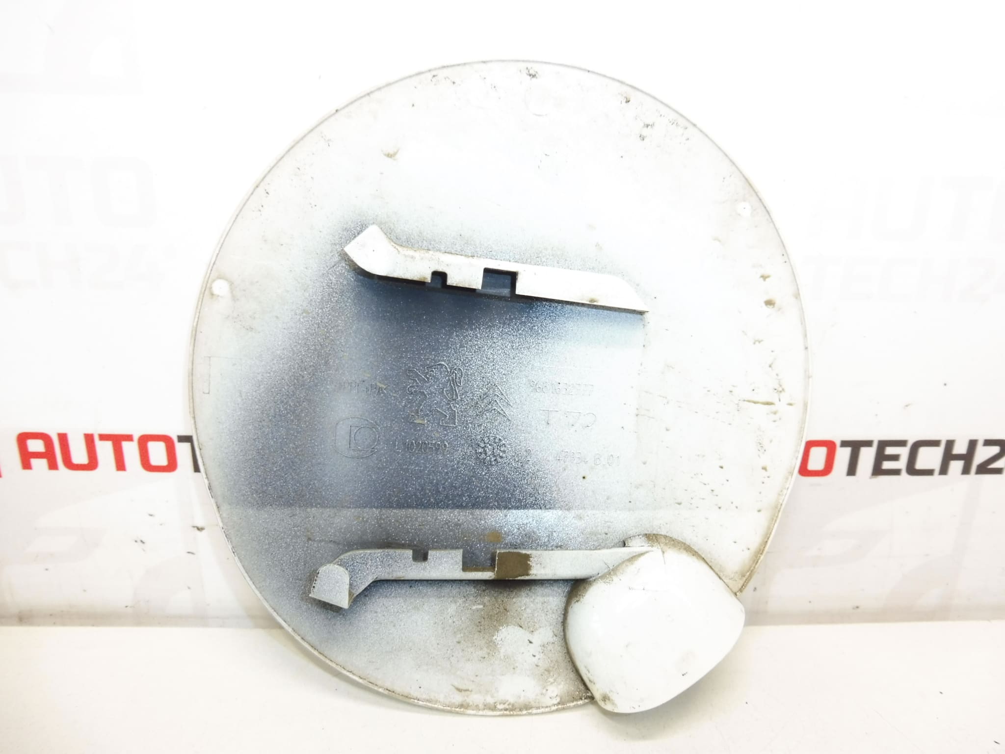 Viečko krytu nádrže EWPB Peugeot 308 9681632777 1517G5 – Obrázok 2