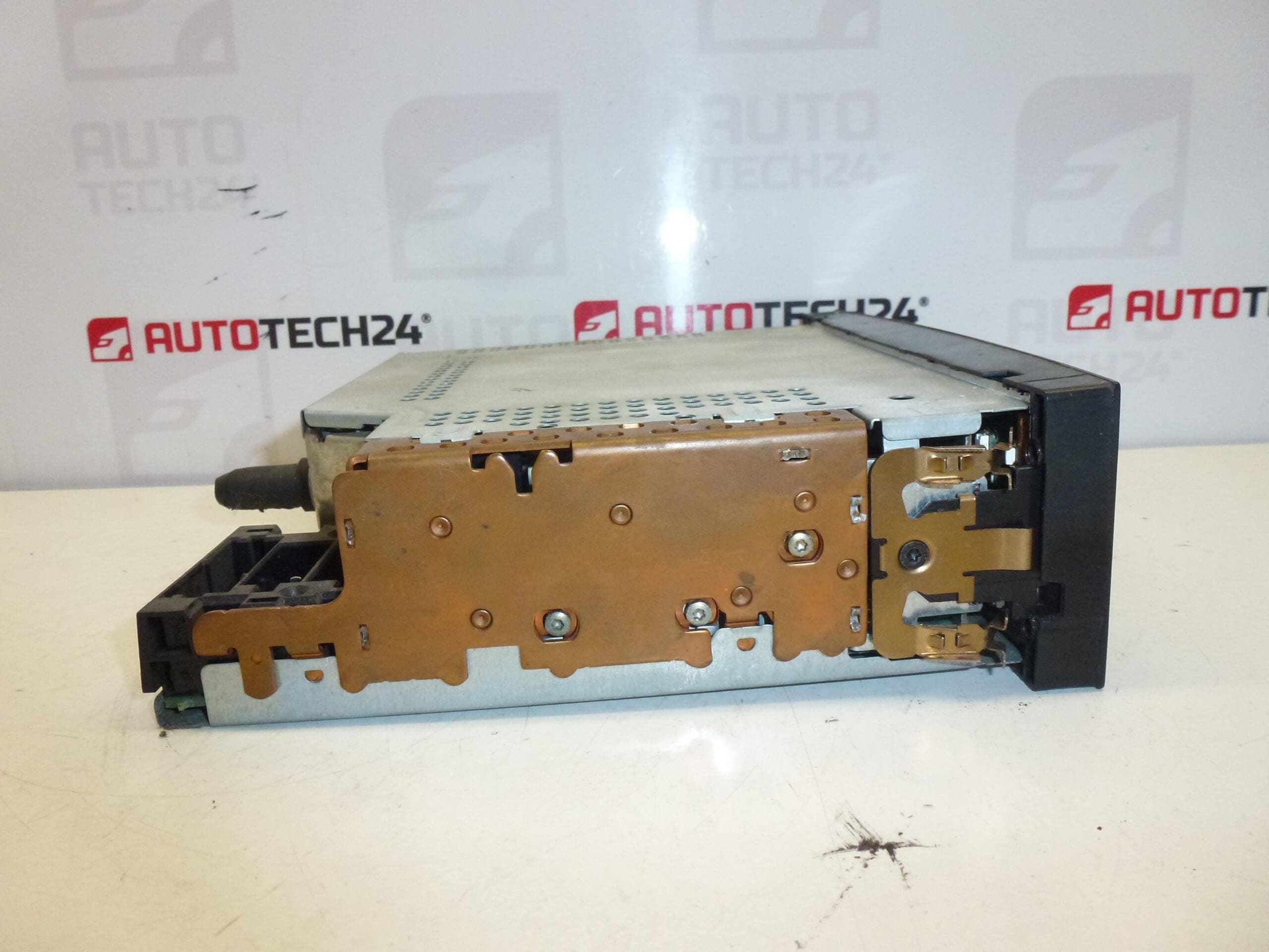 Autorádio s CD Citroën Peugeot 96489417XT00 96489417XT – Obrázok 2